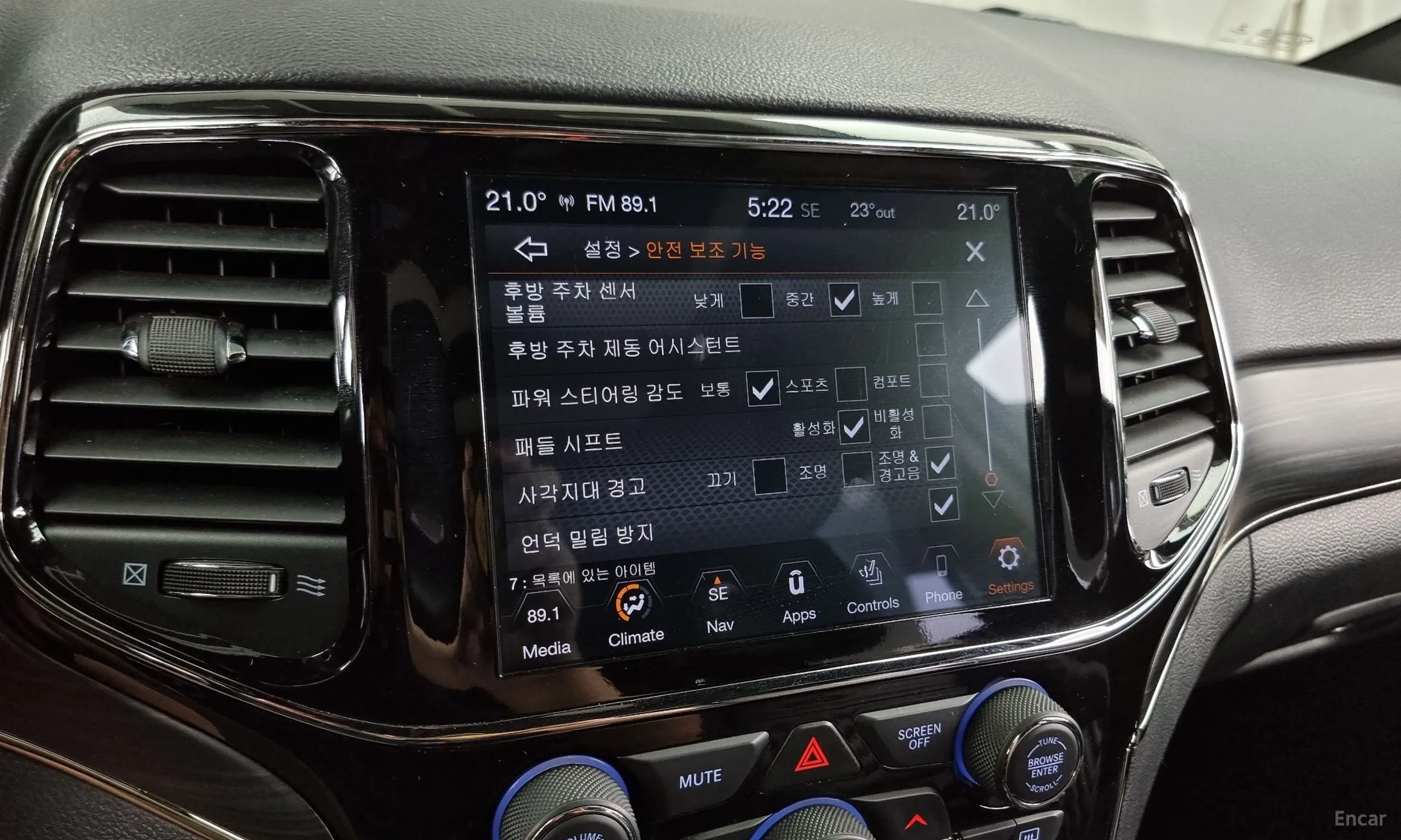 Jeep Grand Cherokee превью 16