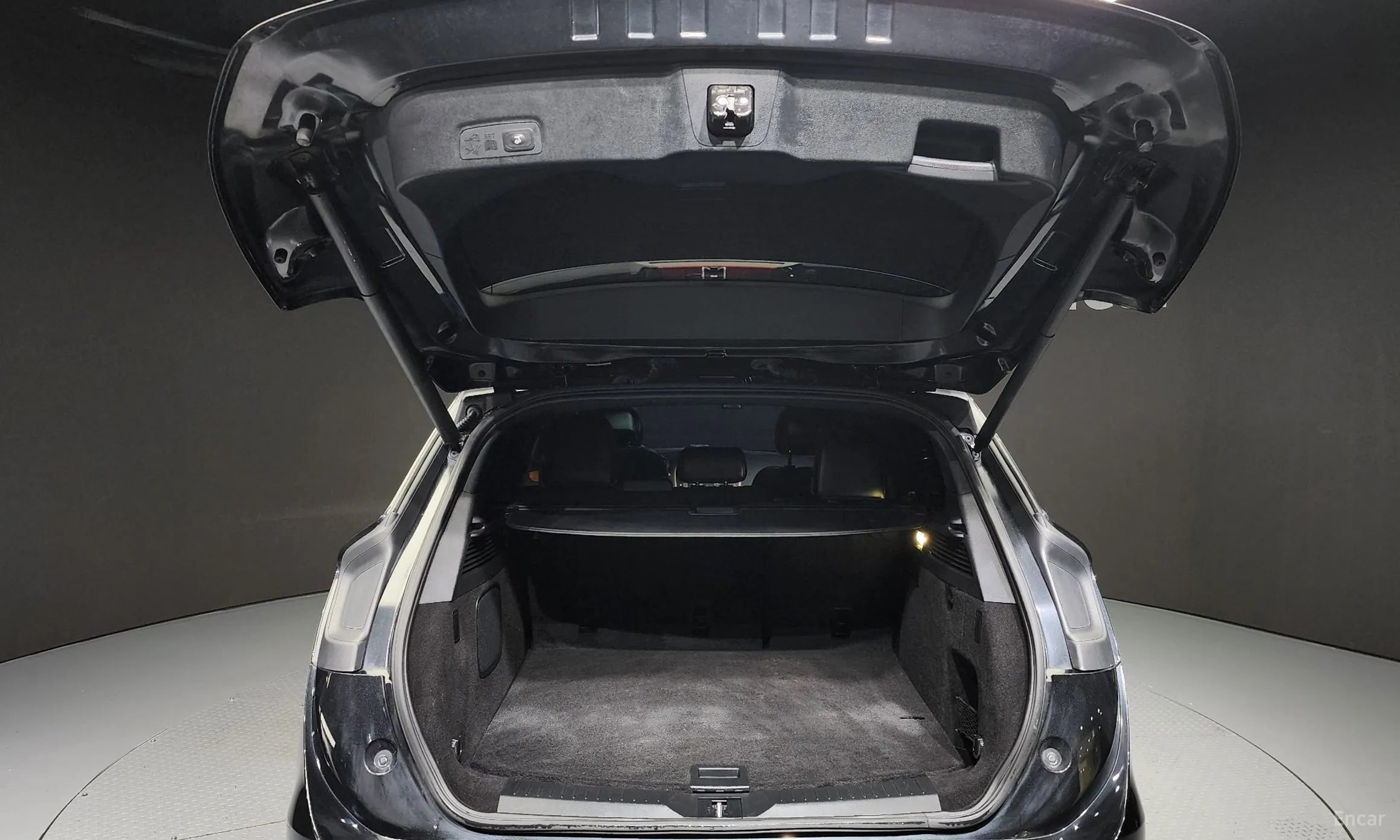 Lincoln MKC превью 20