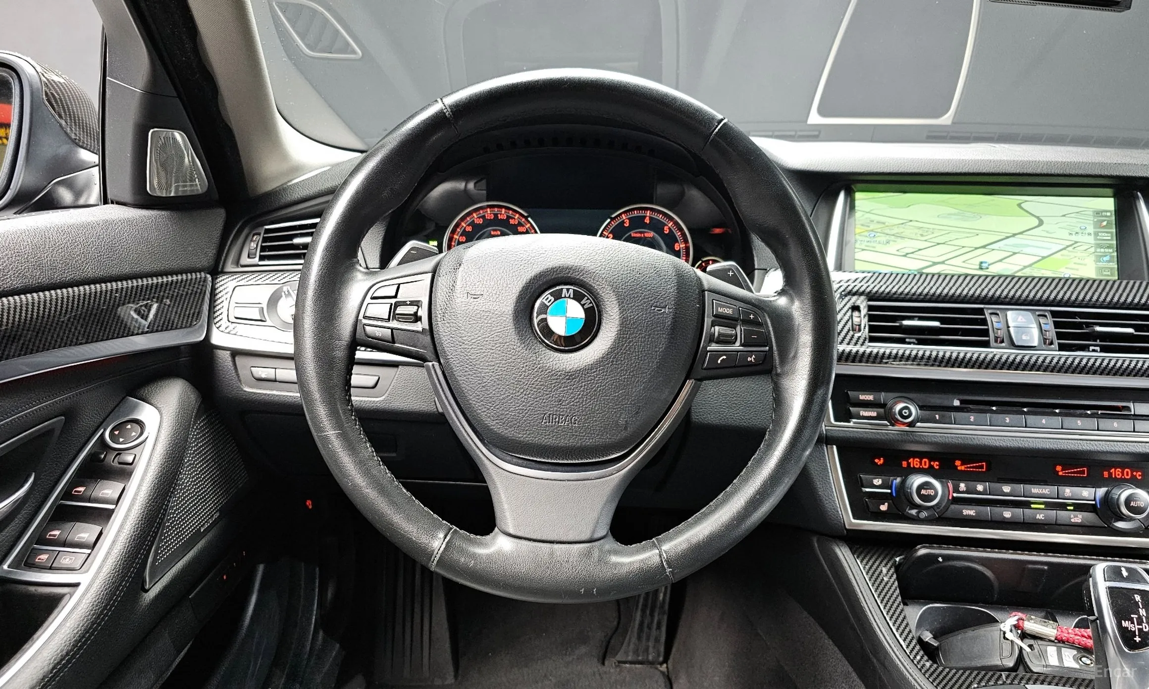 BMW 5 Series (F10) превью 13