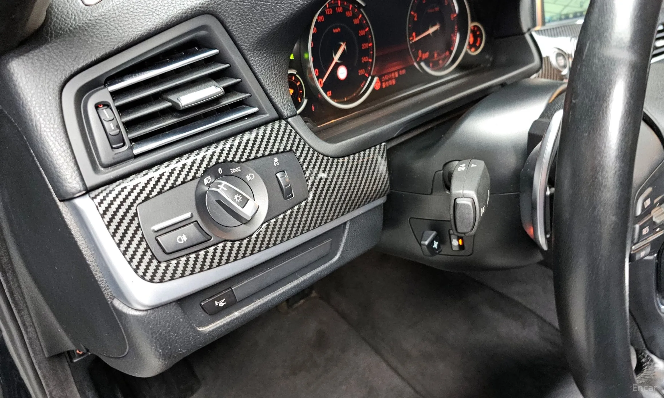 BMW 5 Series (F10) превью 16