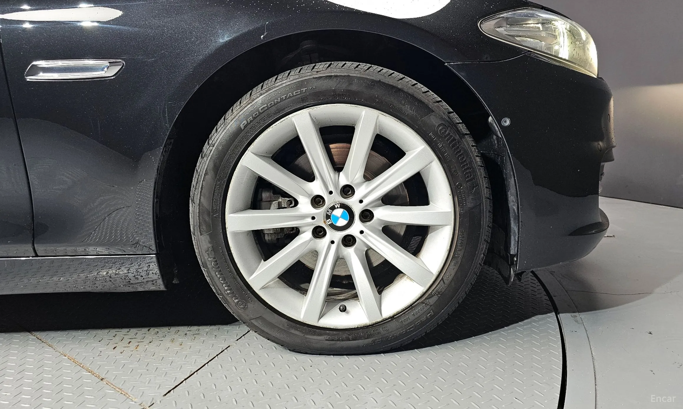 BMW 5 Series (F10) превью 5