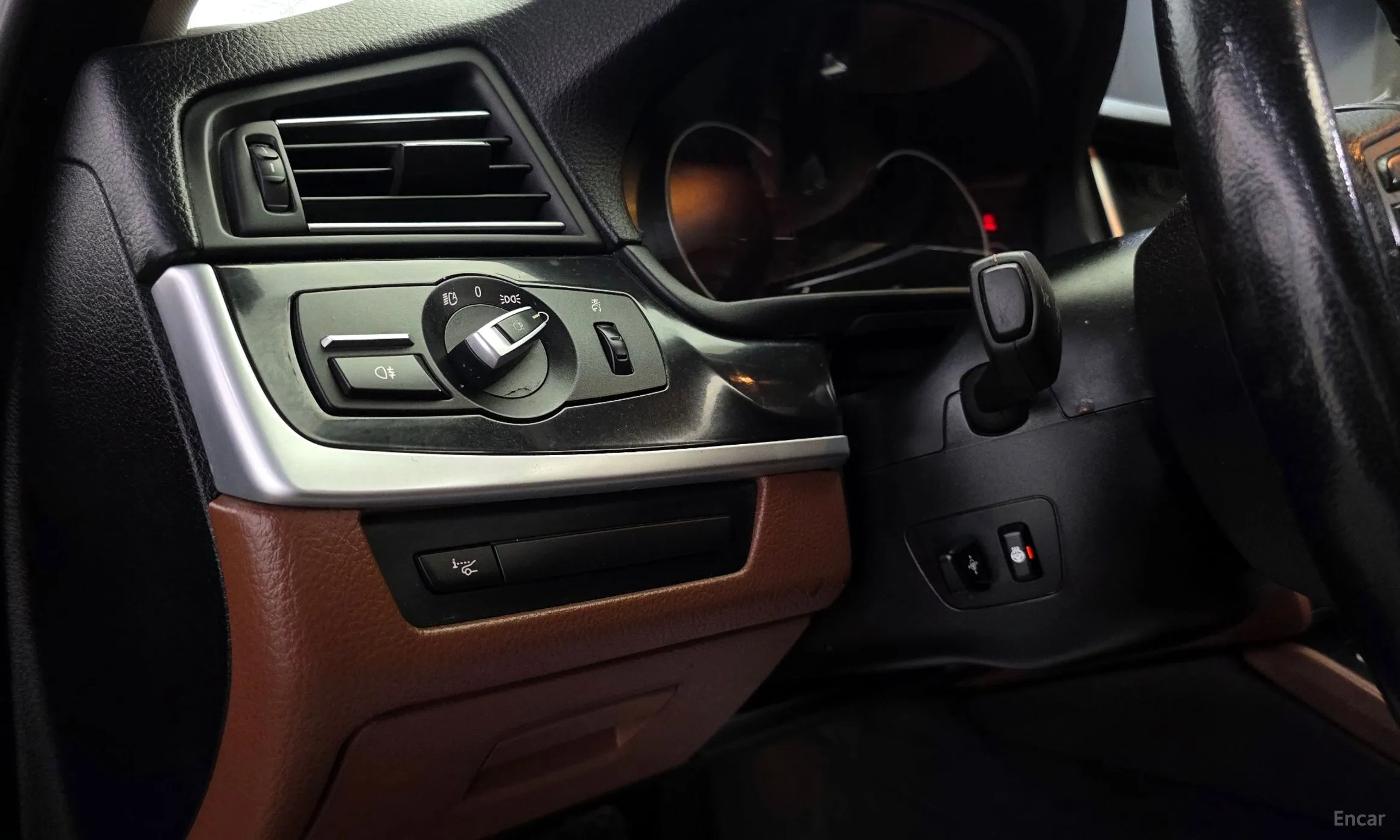 BMW 5 Series (F10) превью 17