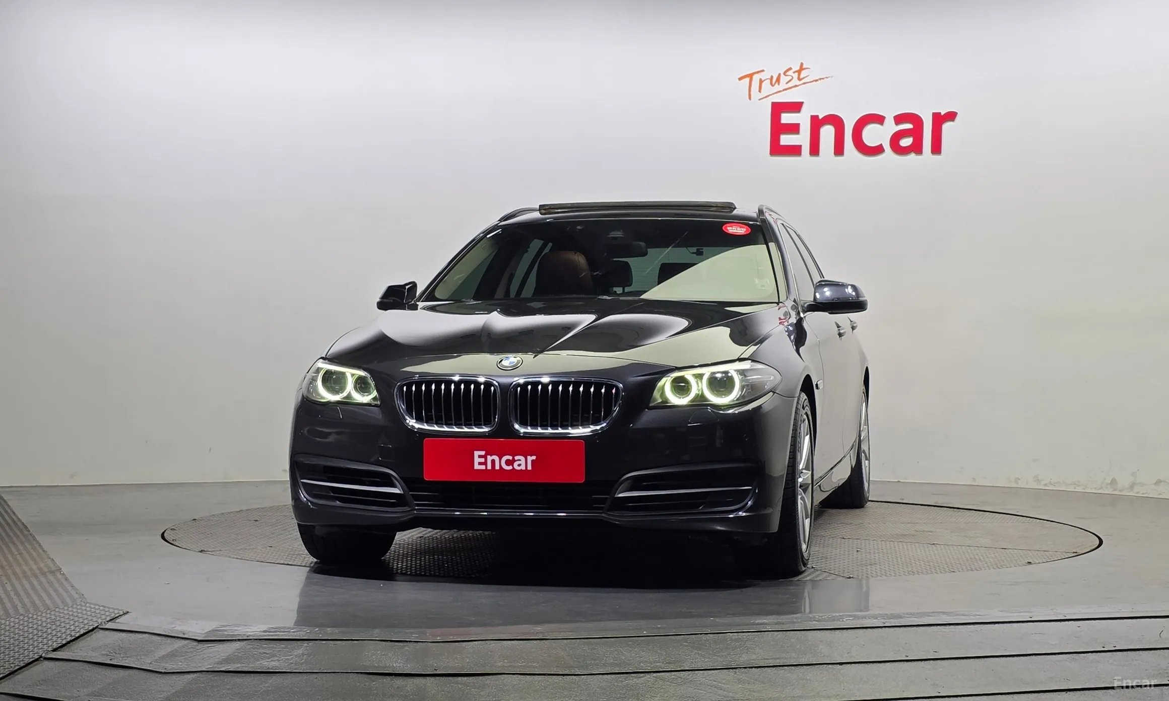 BMW 5 Series (F10) превью 3