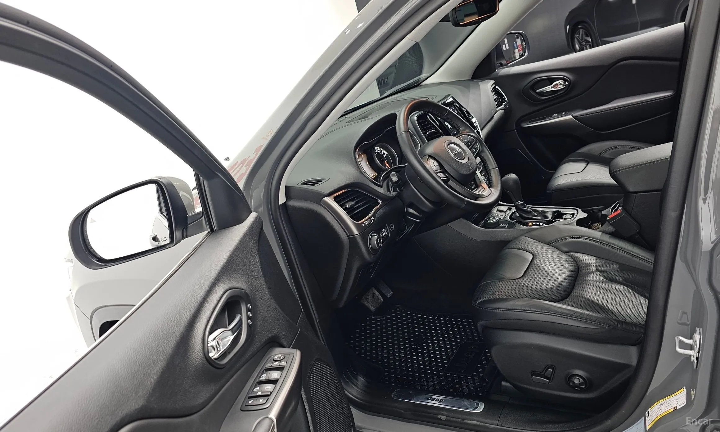 Jeep Cherokee (KL) превью 10