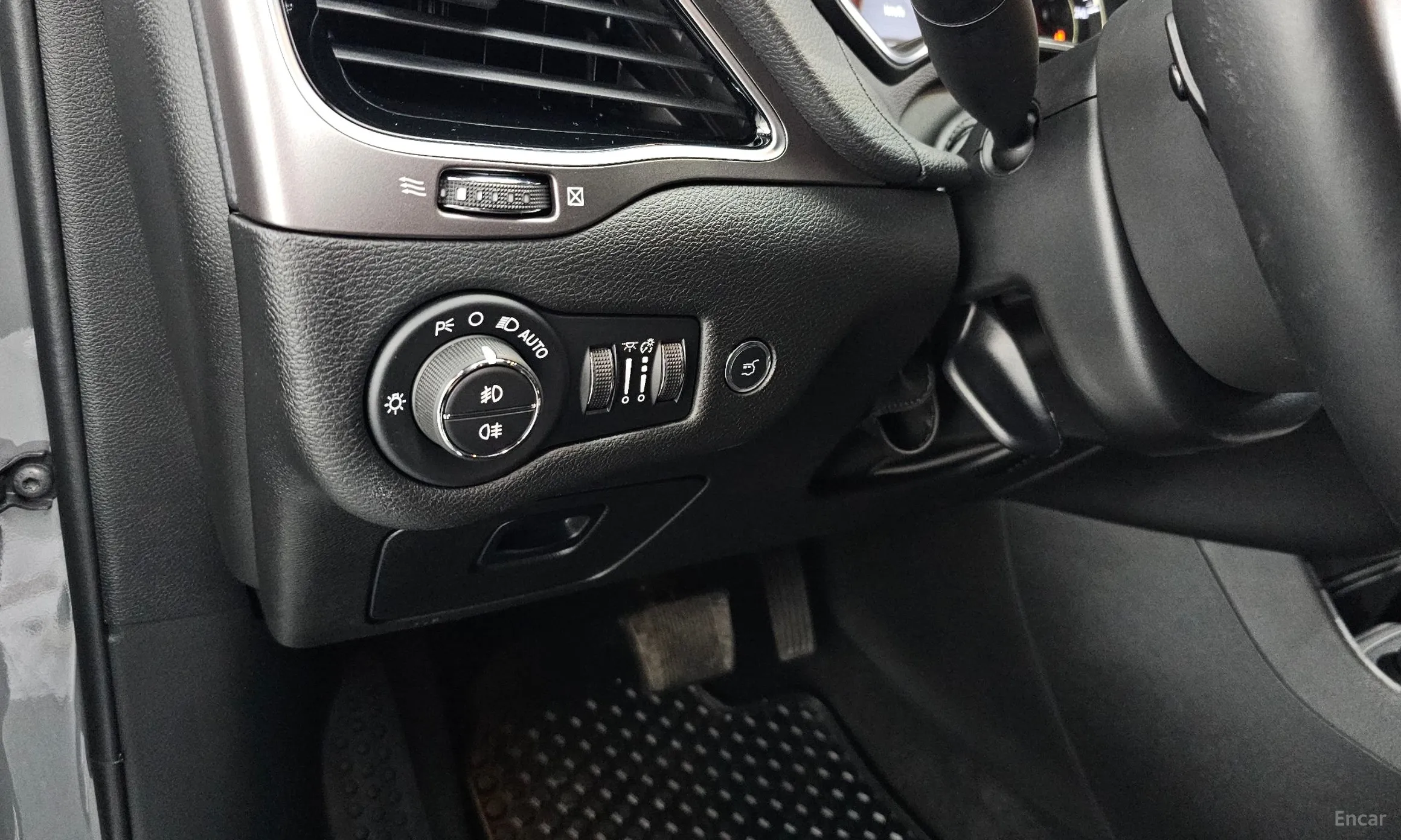 Jeep Cherokee (KL) превью 16