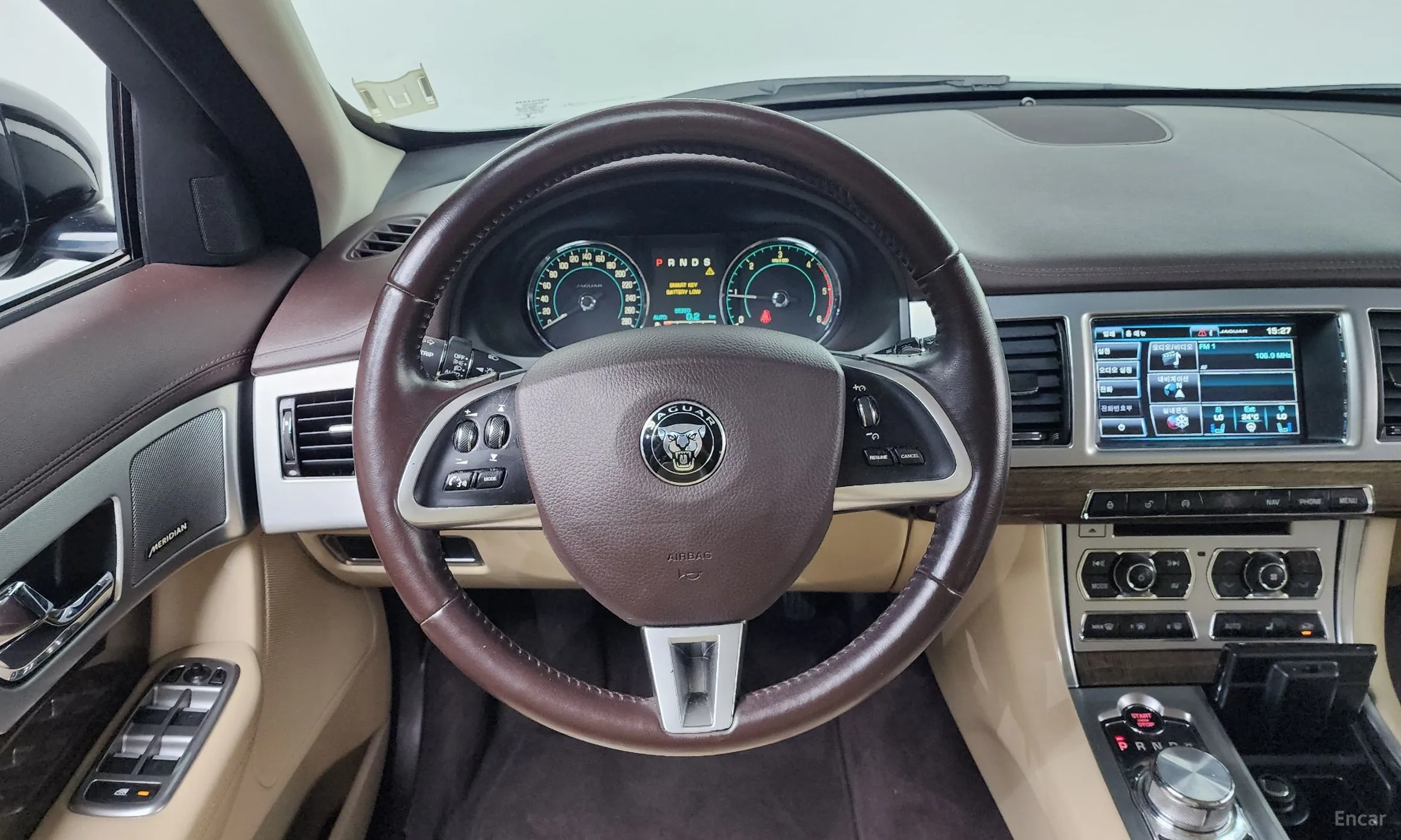 Jaguar New XF превью 13