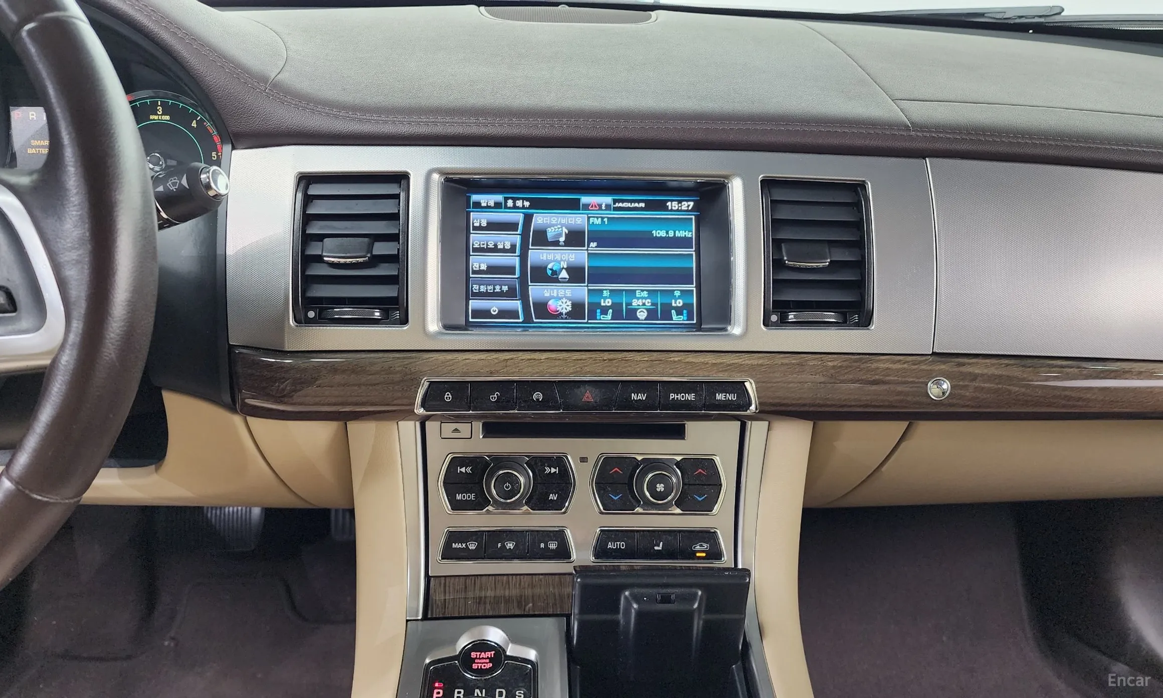 Jaguar New XF превью 14