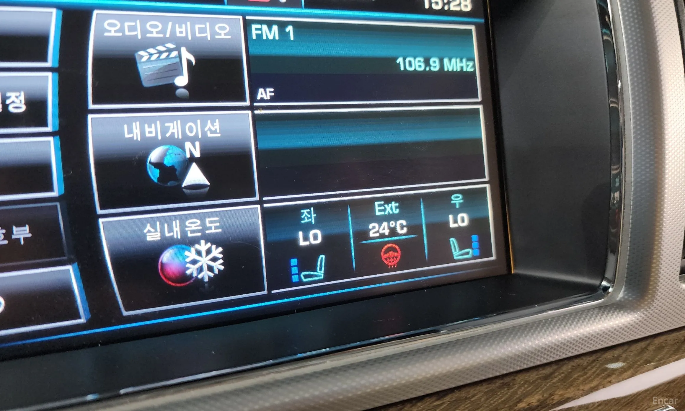 Jaguar New XF превью 17