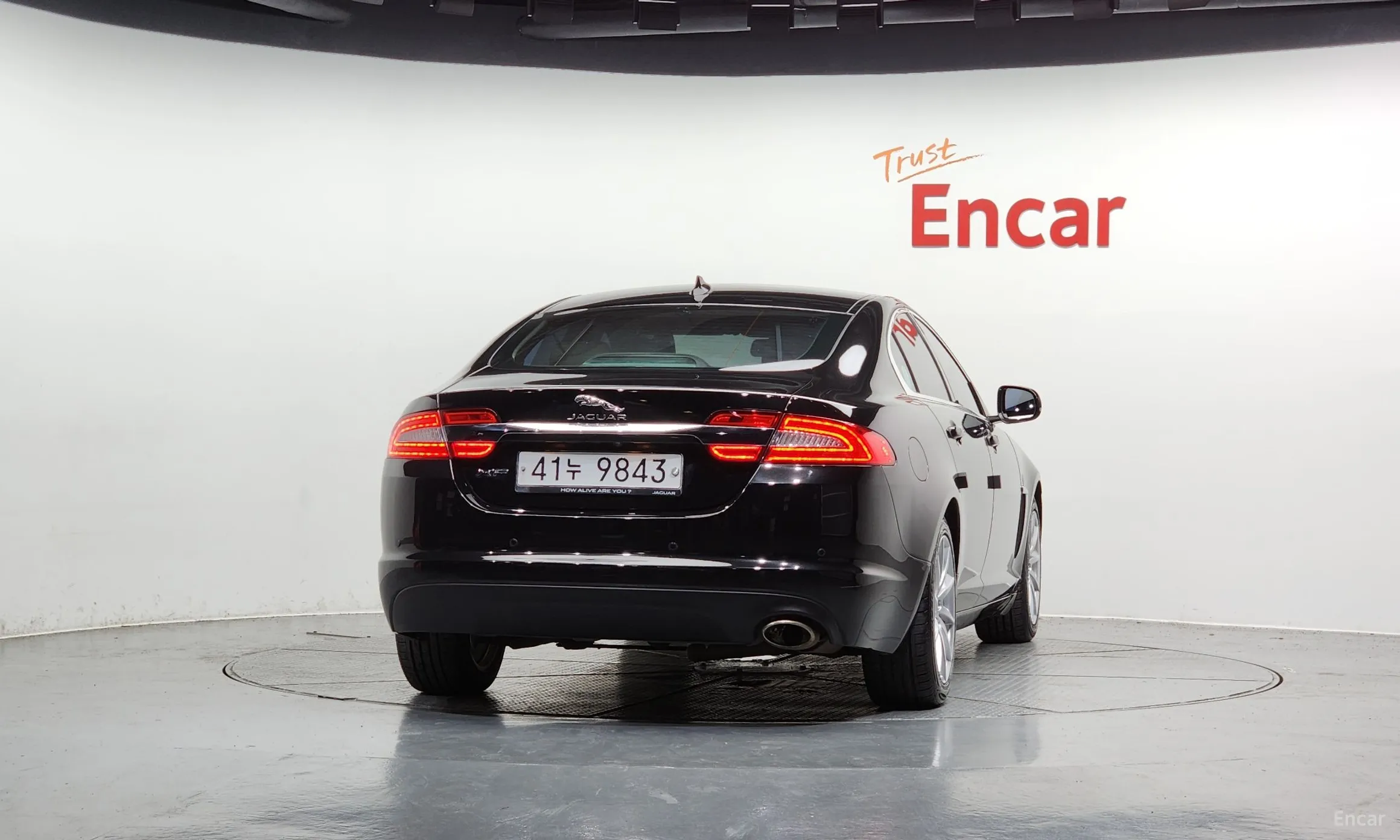 Jaguar New XF превью 4