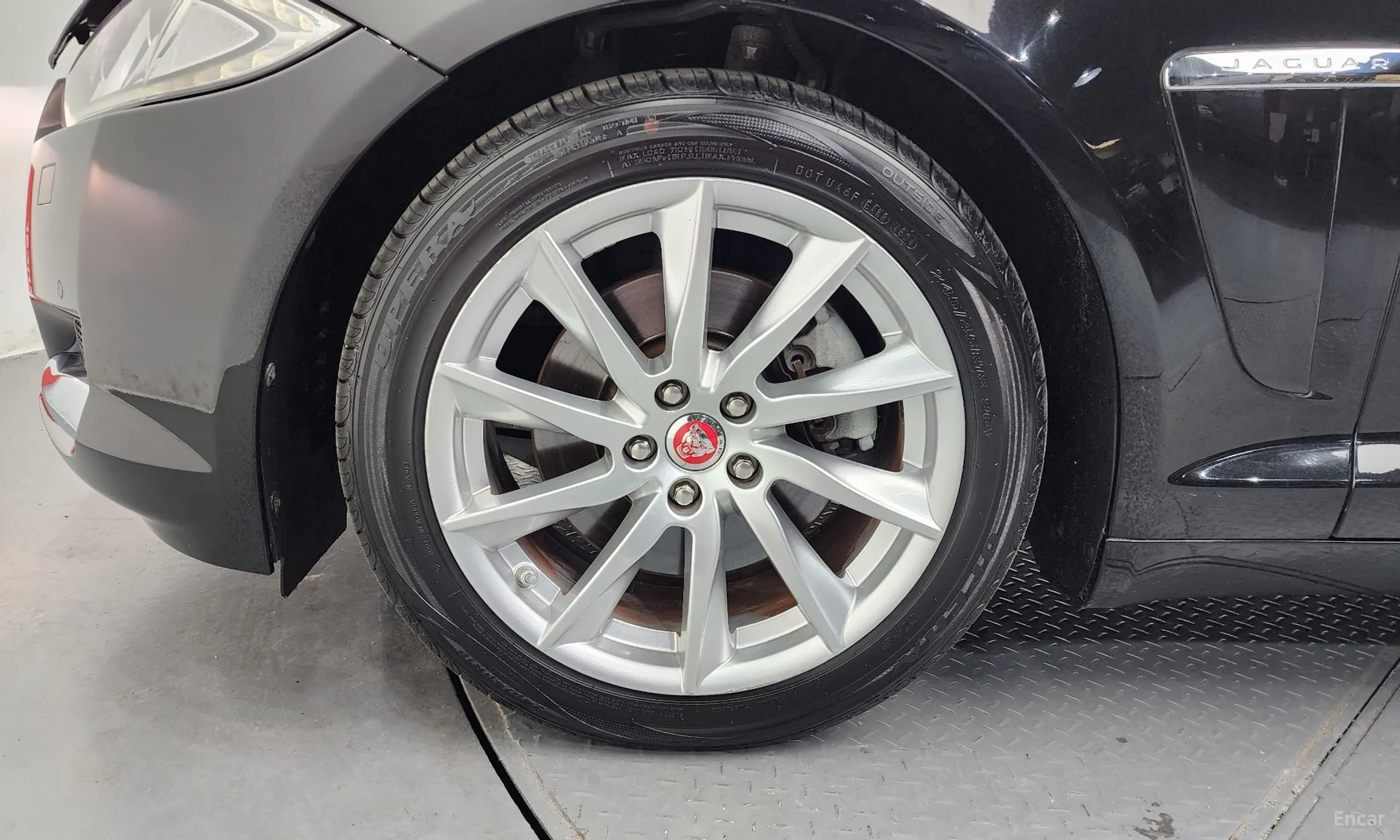 Jaguar New XF превью 5