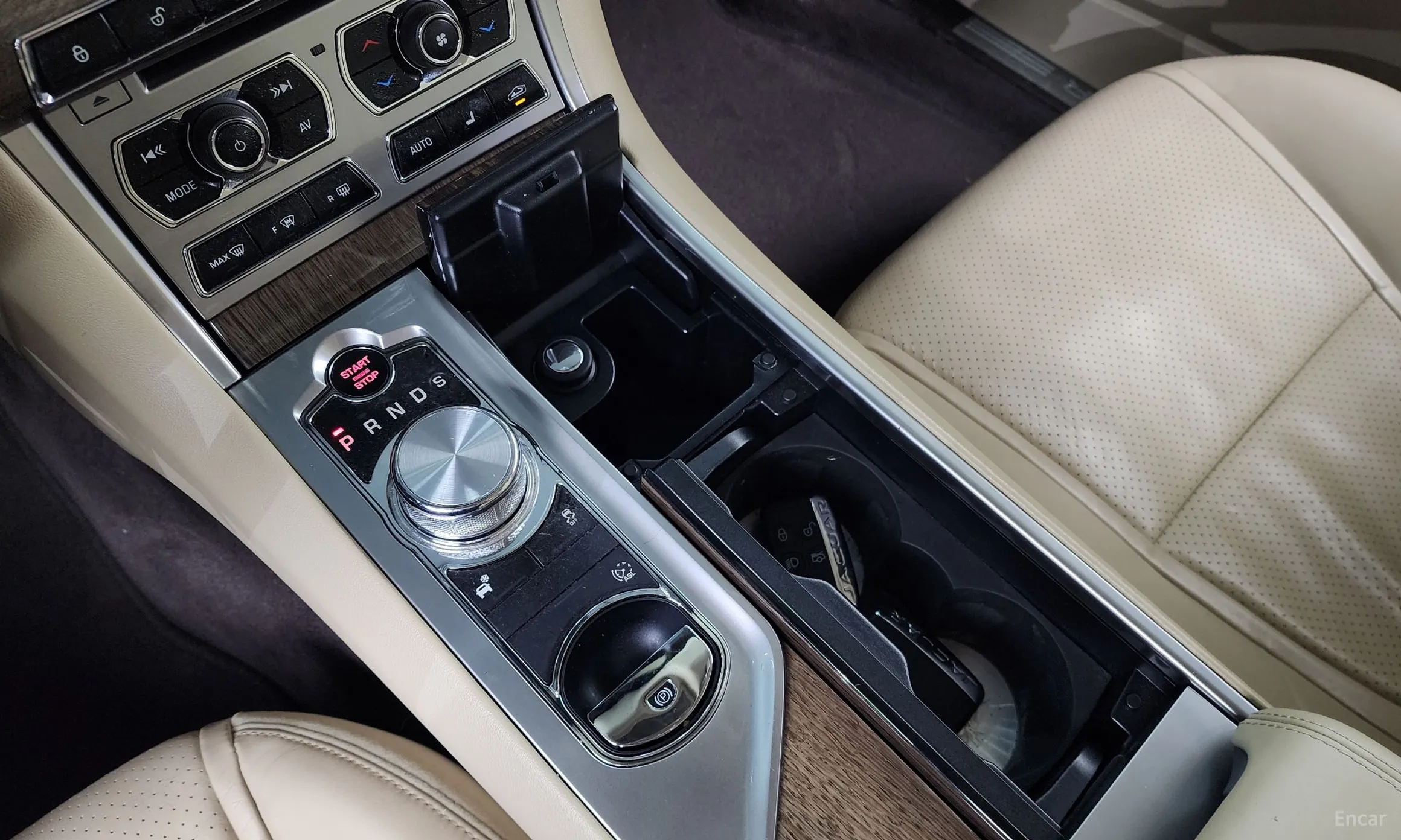 Jaguar New XF превью 9
