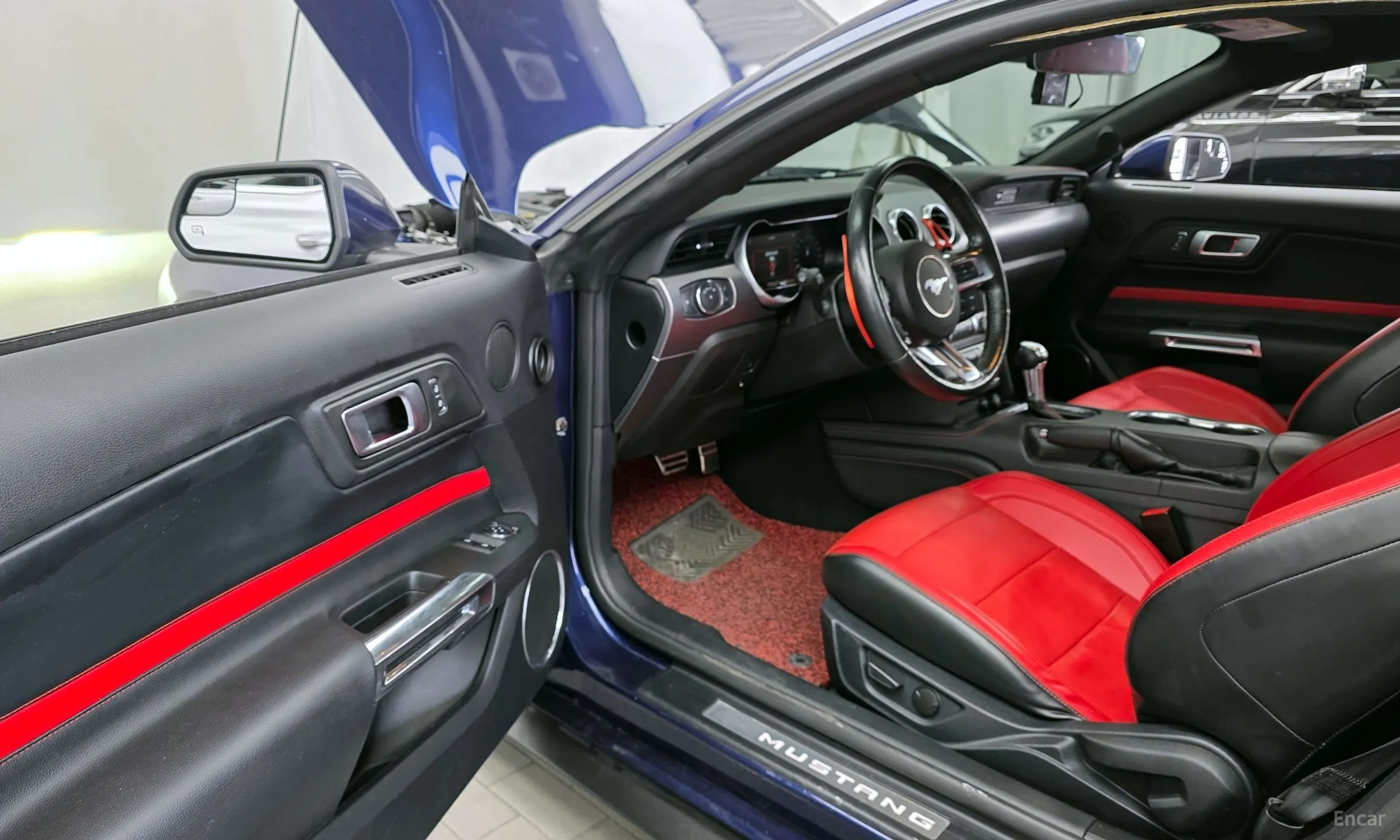 Ford Mustang превью 10