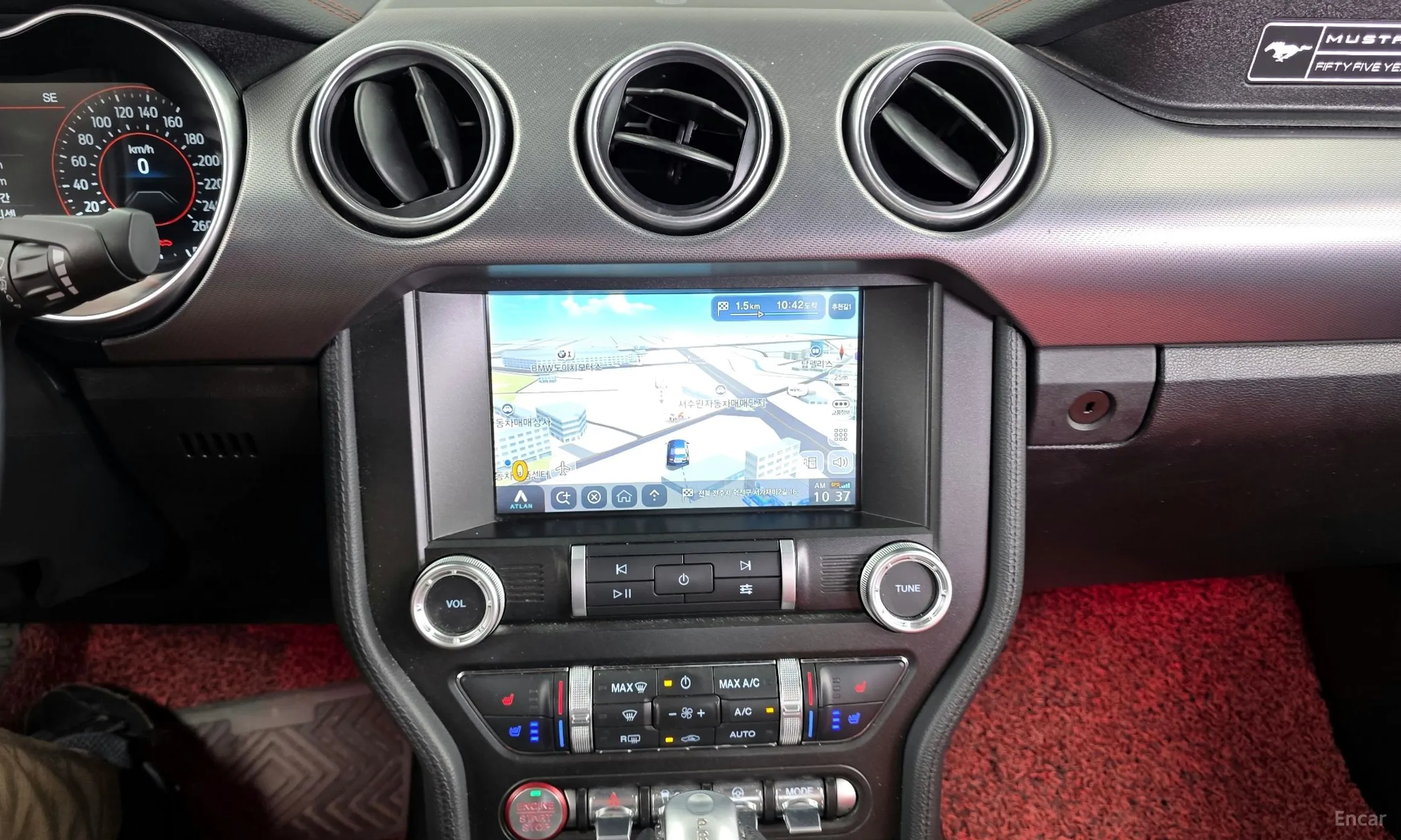 Ford Mustang превью 14