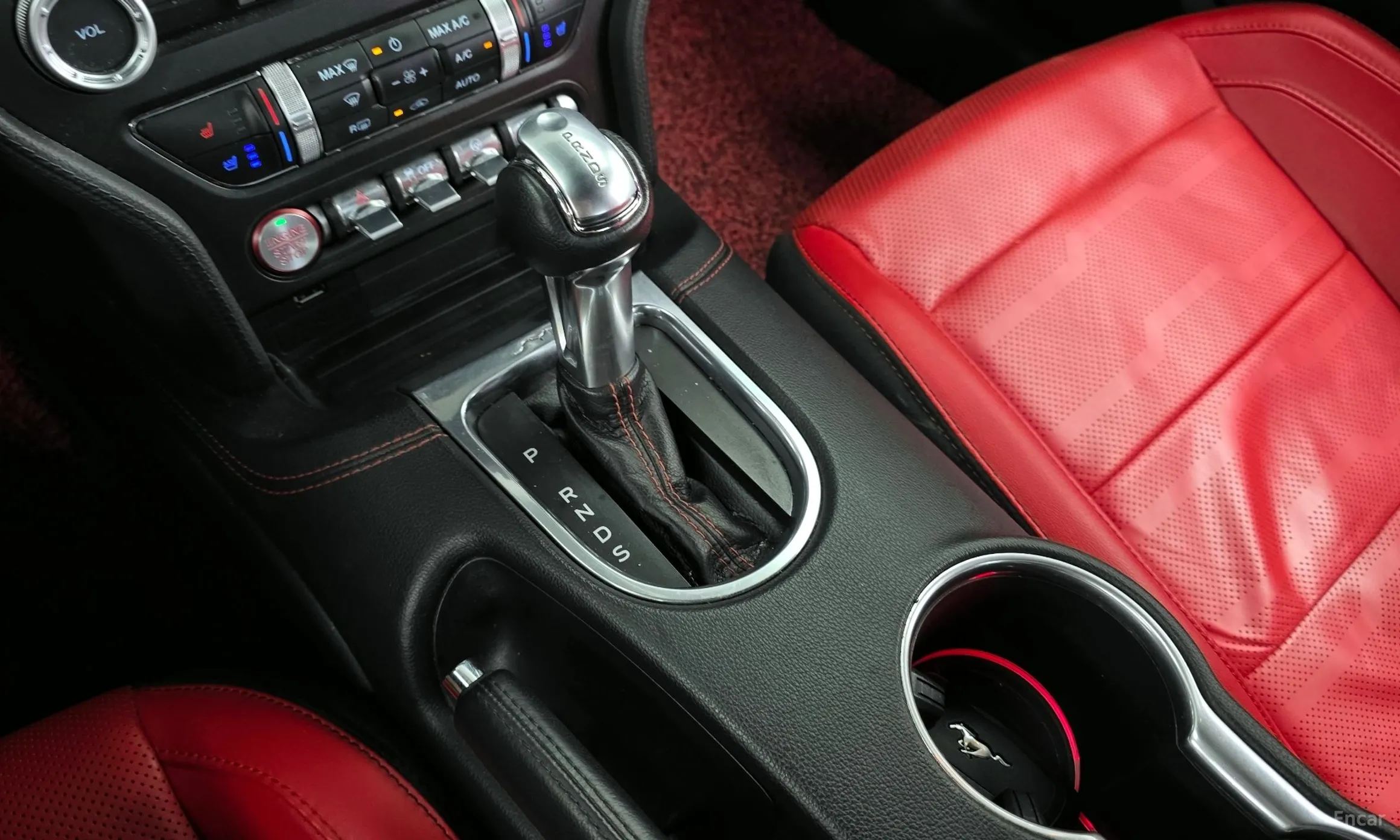 Ford Mustang превью 9