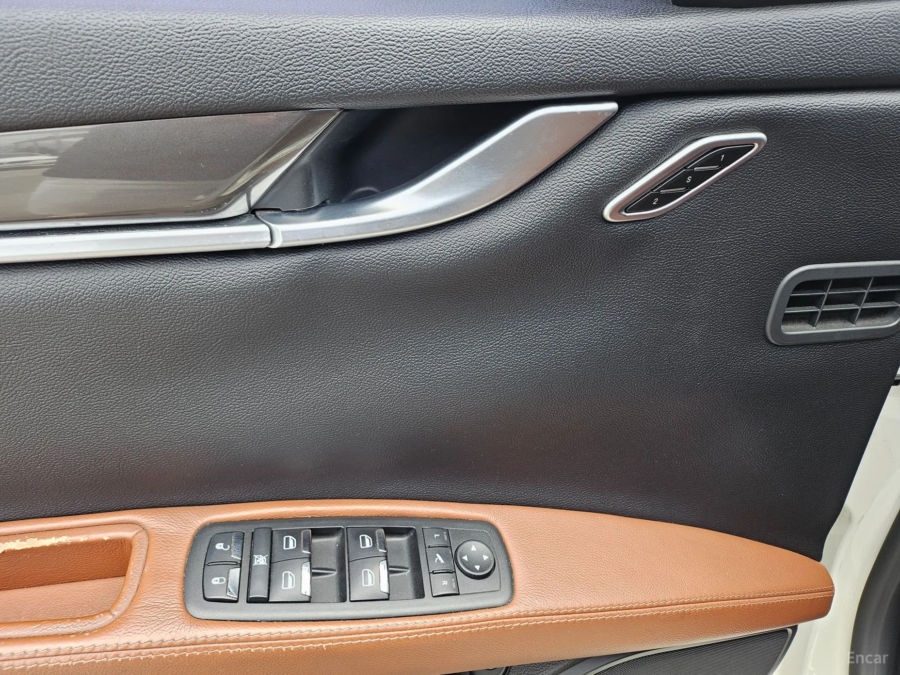 Maserati Ghibli превью 10