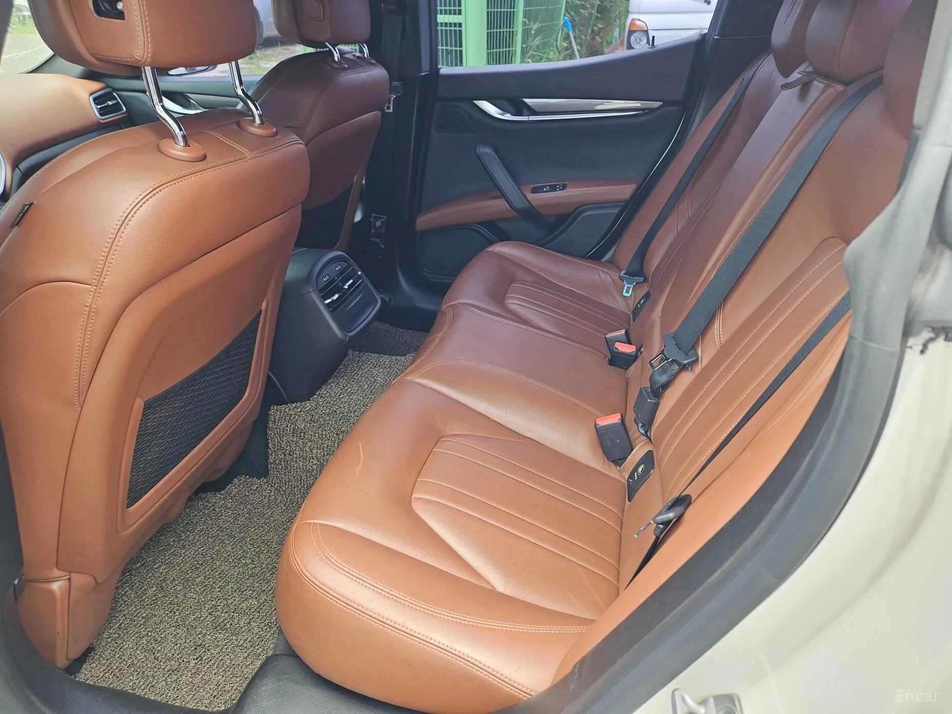 Maserati Ghibli превью 8