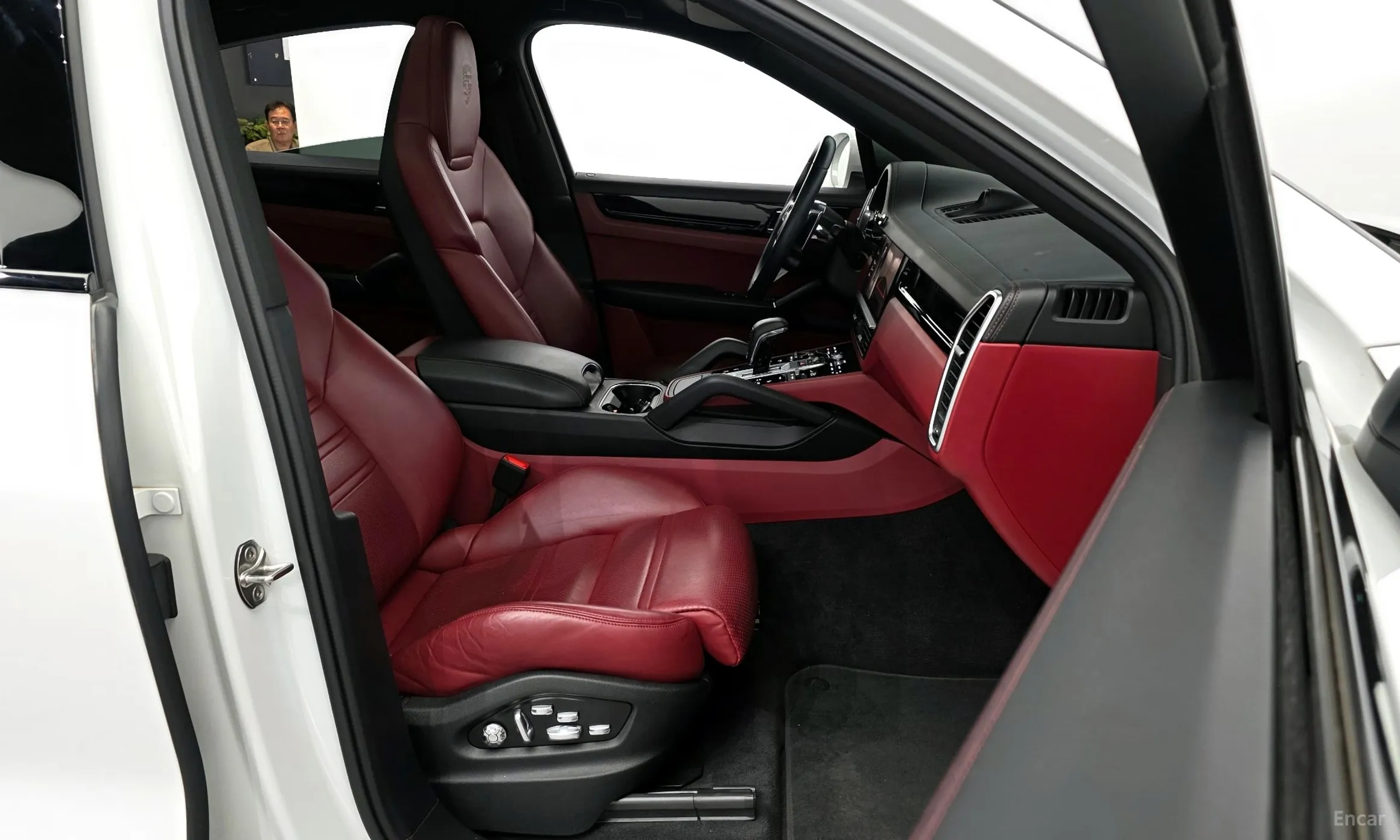 Porsche Cayenne (PO536) превью 11