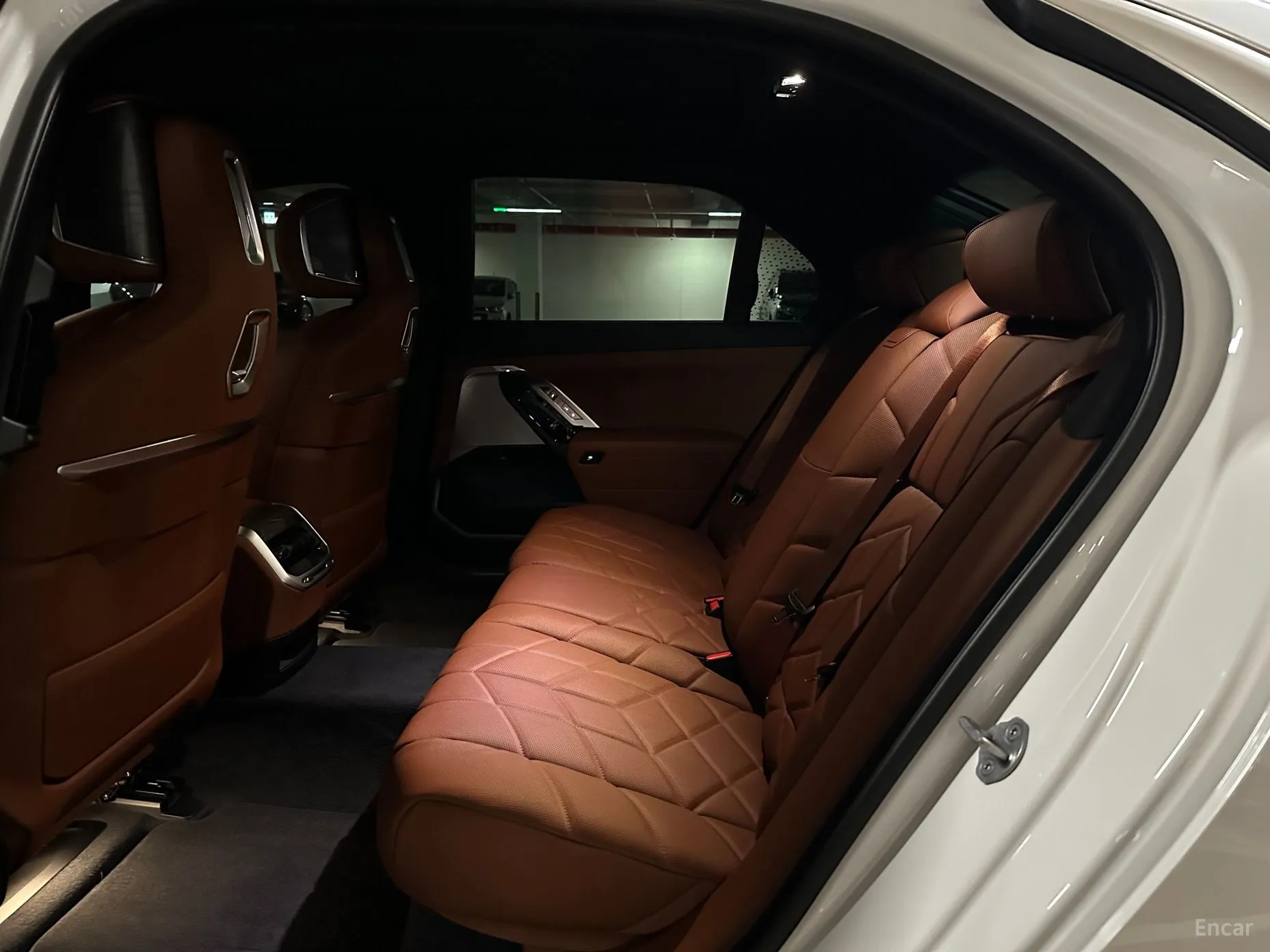 BMW 7 Series (G70) превью 12