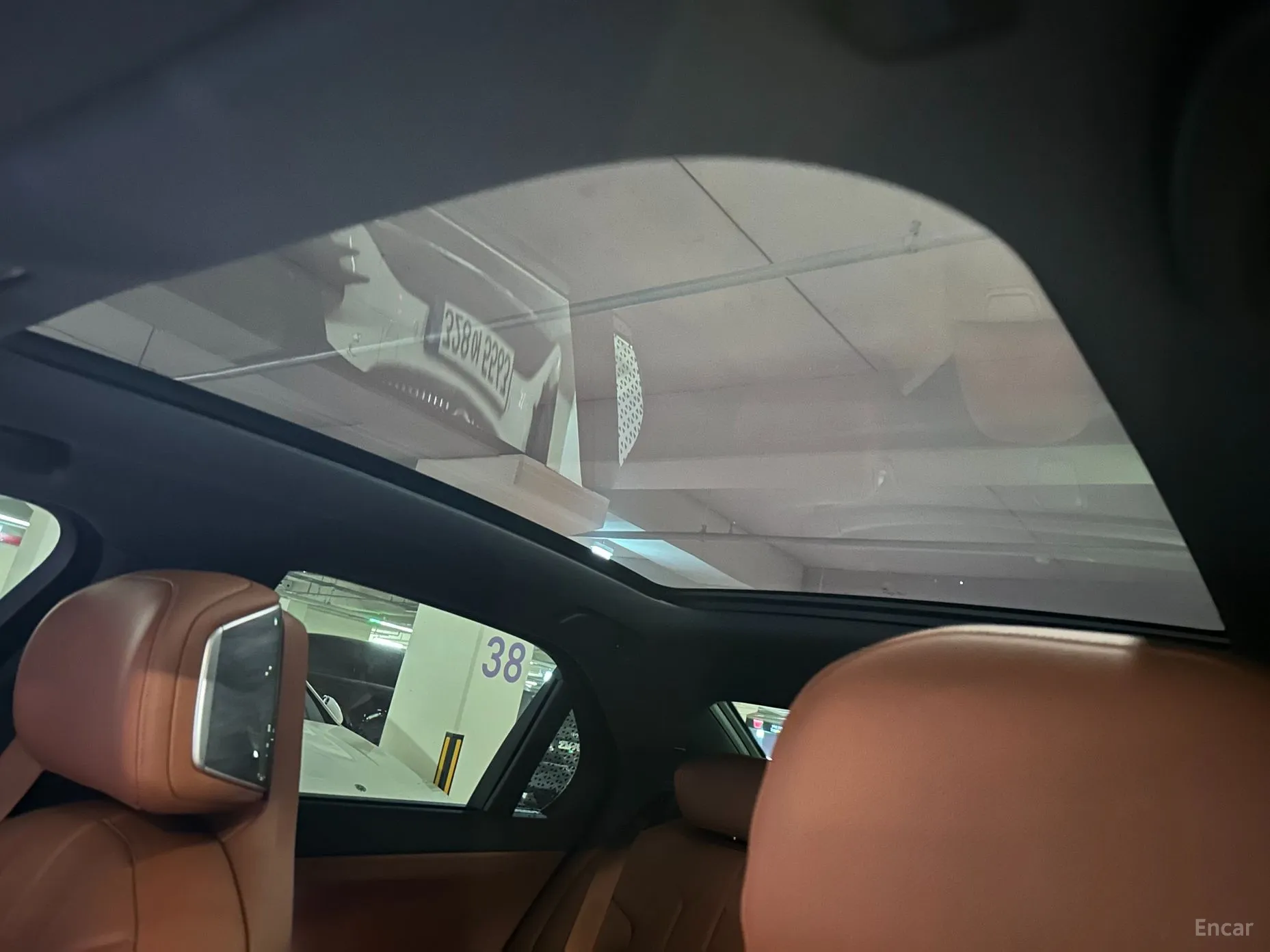 BMW 7 Series (G70) превью 17