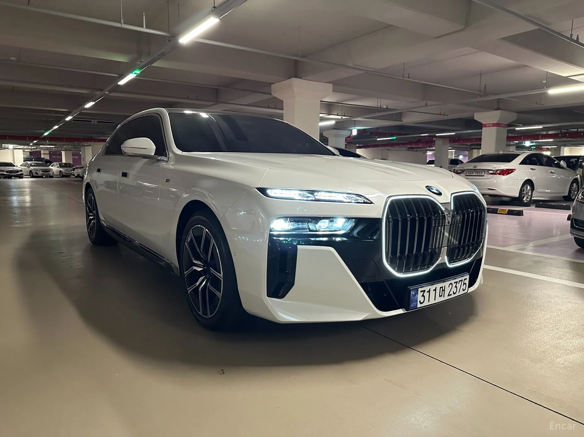 BMW 7 Series (G70) превью 4
