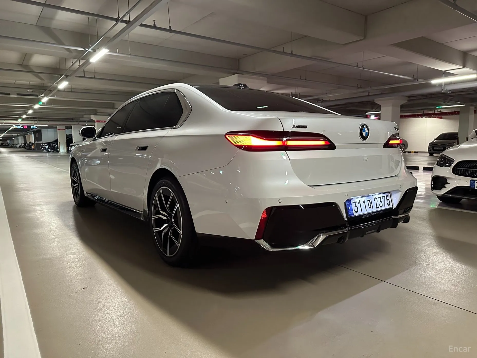 BMW 7 Series (G70) превью 5