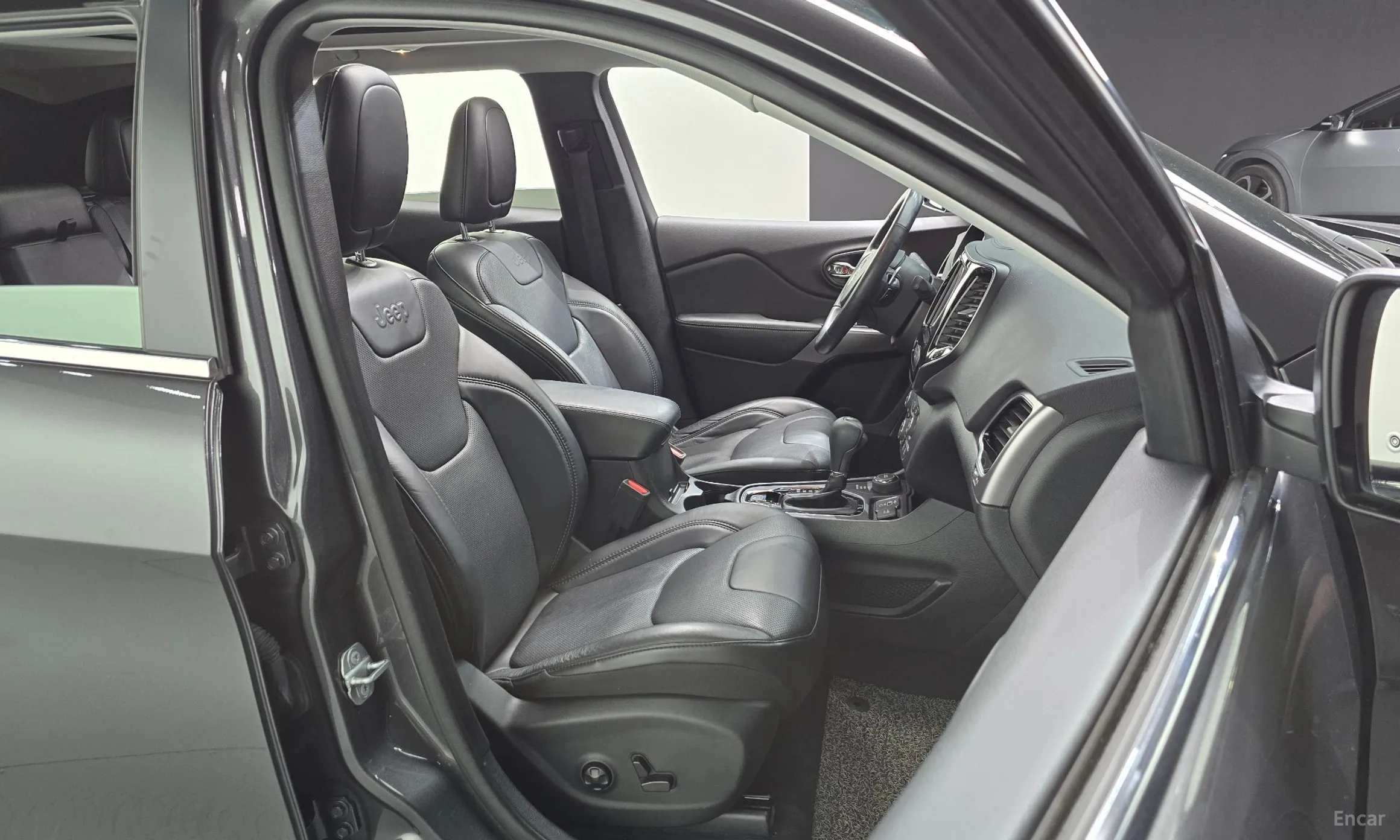Jeep Cherokee (KL) превью 12
