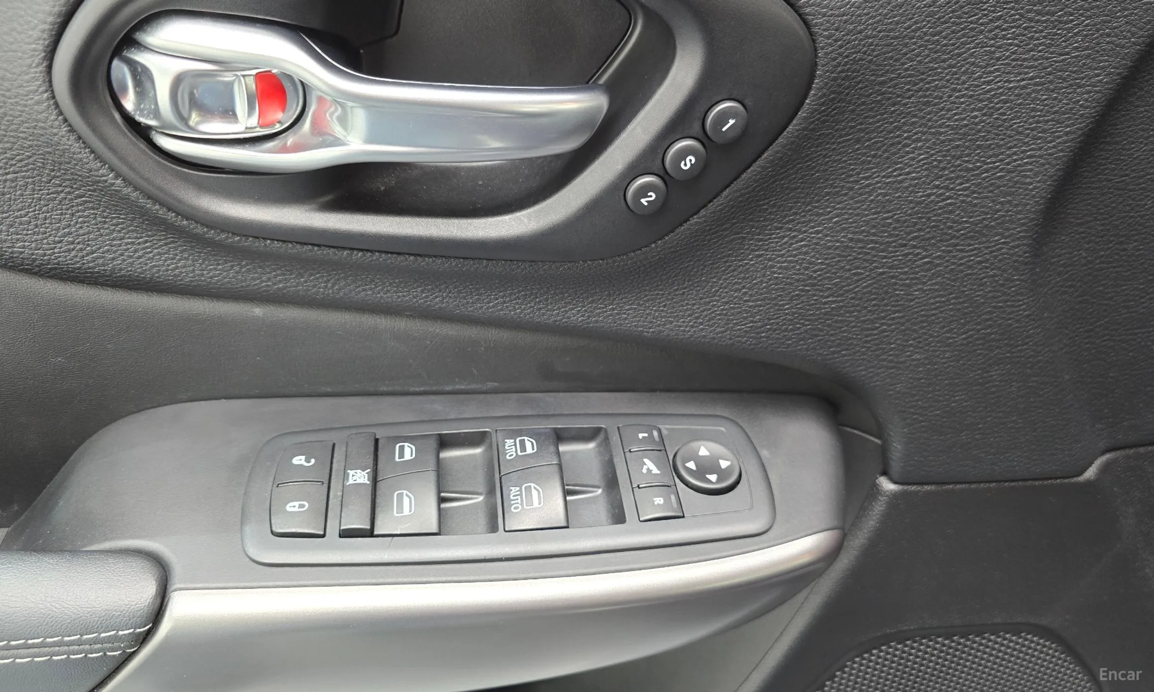 Jeep Cherokee (KL) превью 14