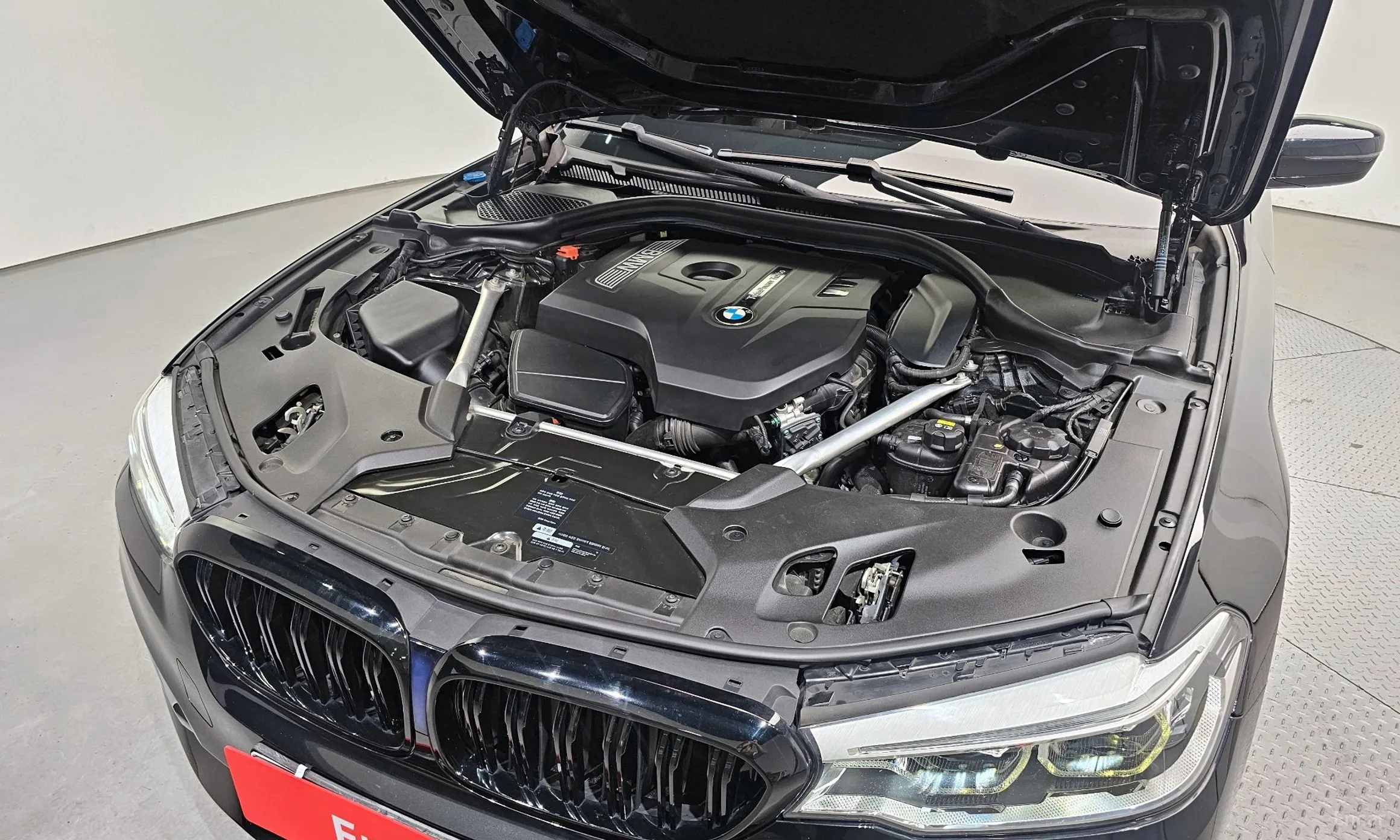 BMW 5 Series (G30) превью 6