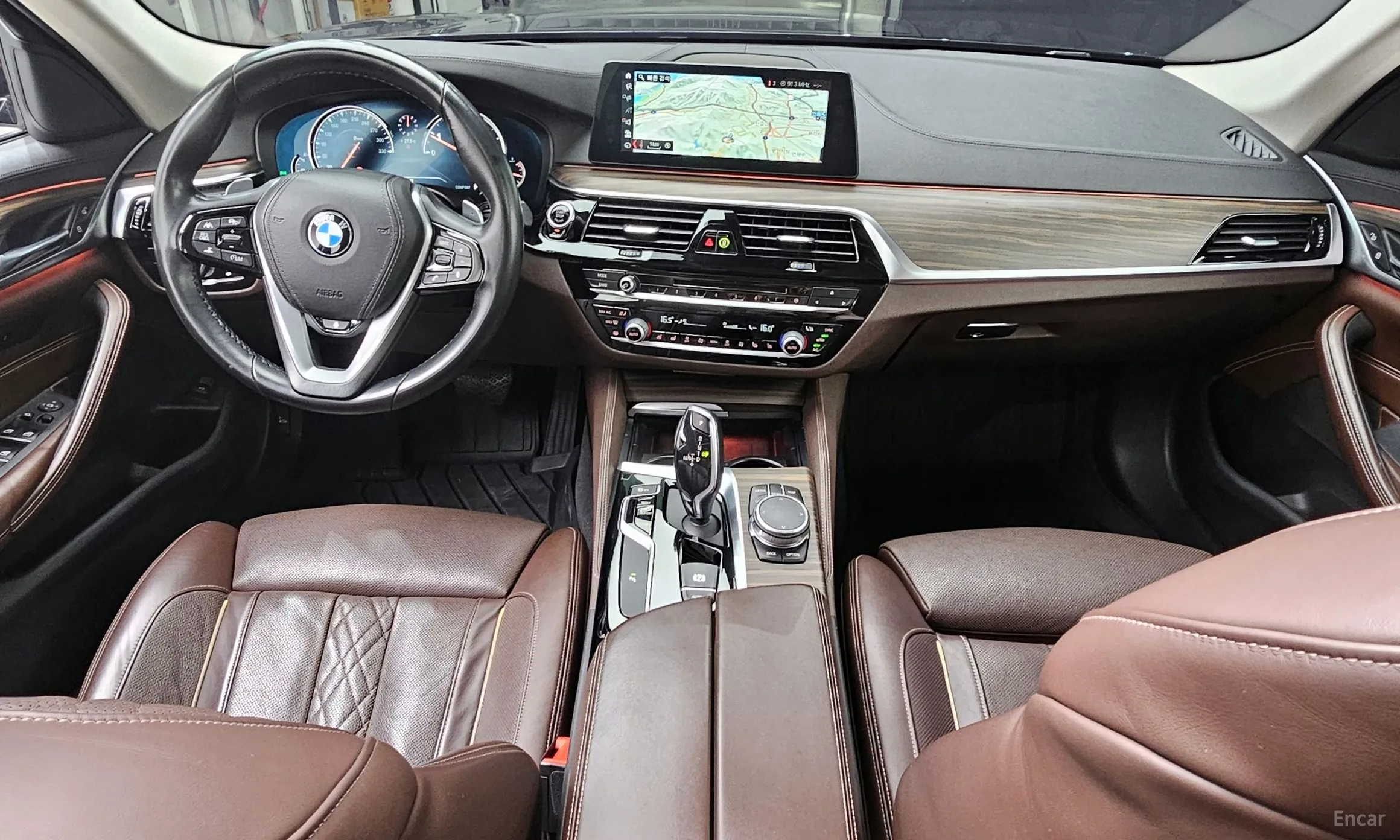 BMW 5 Series (G30) превью 7