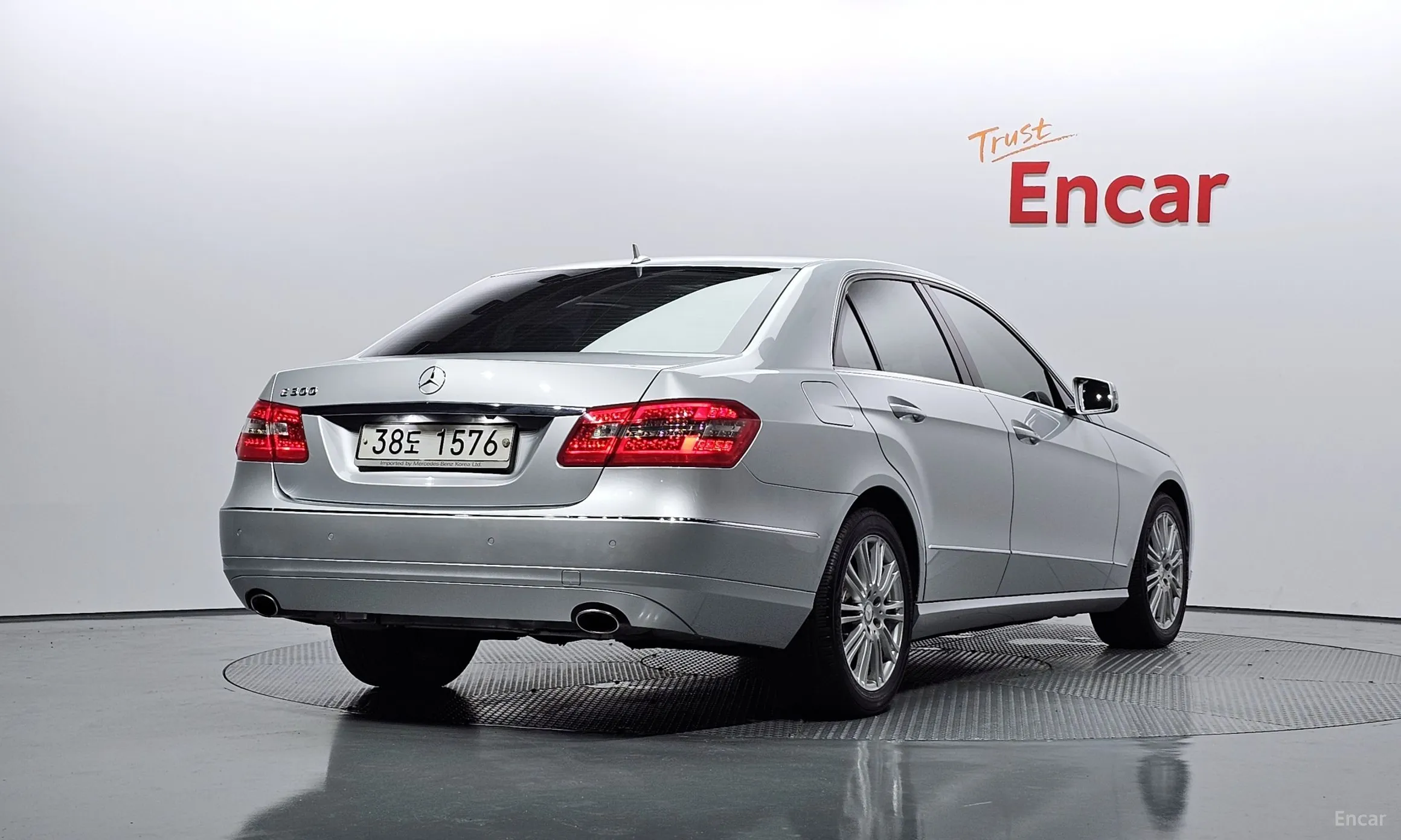 Mercedes Benz E-Class W212