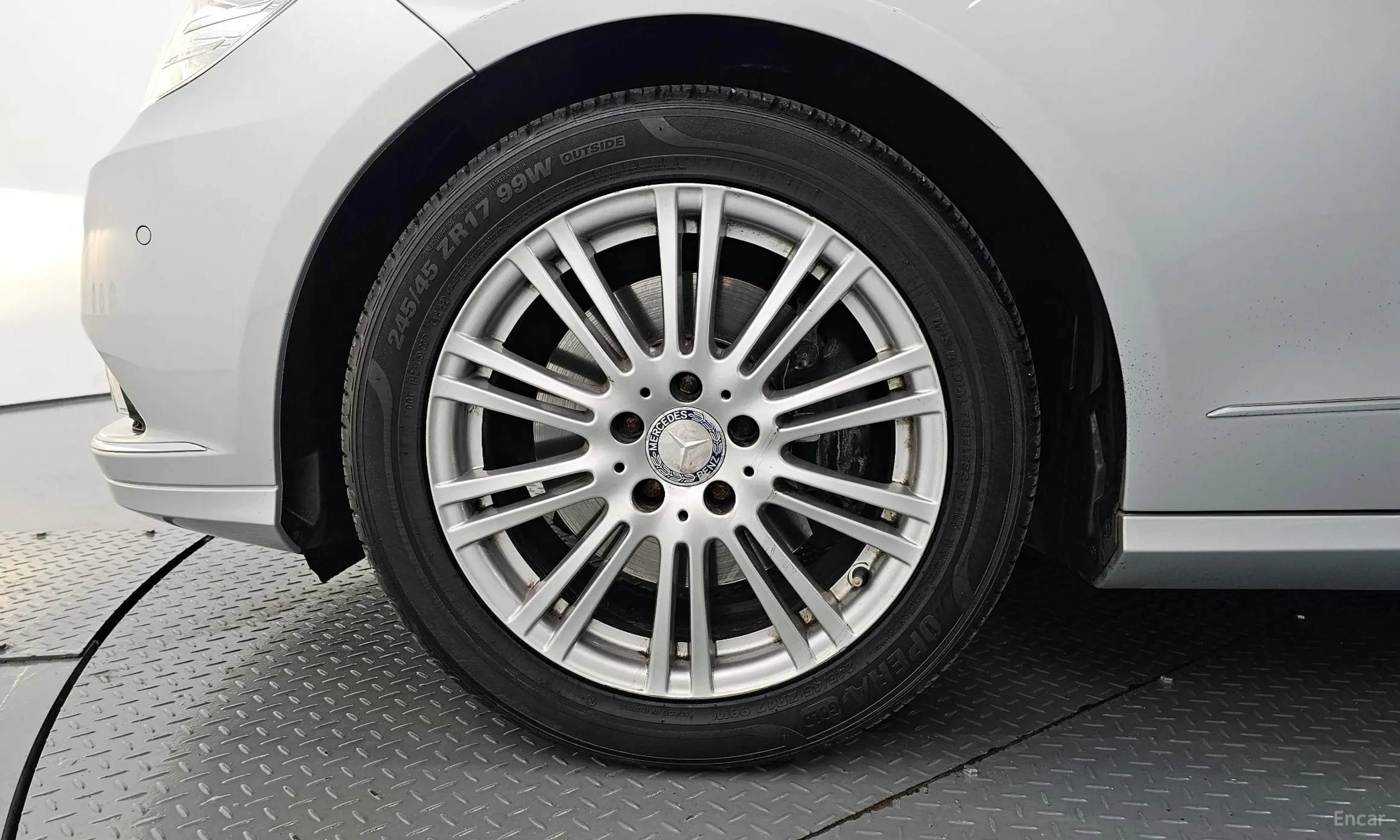 Mercedes Benz E-Class W212 превью 5