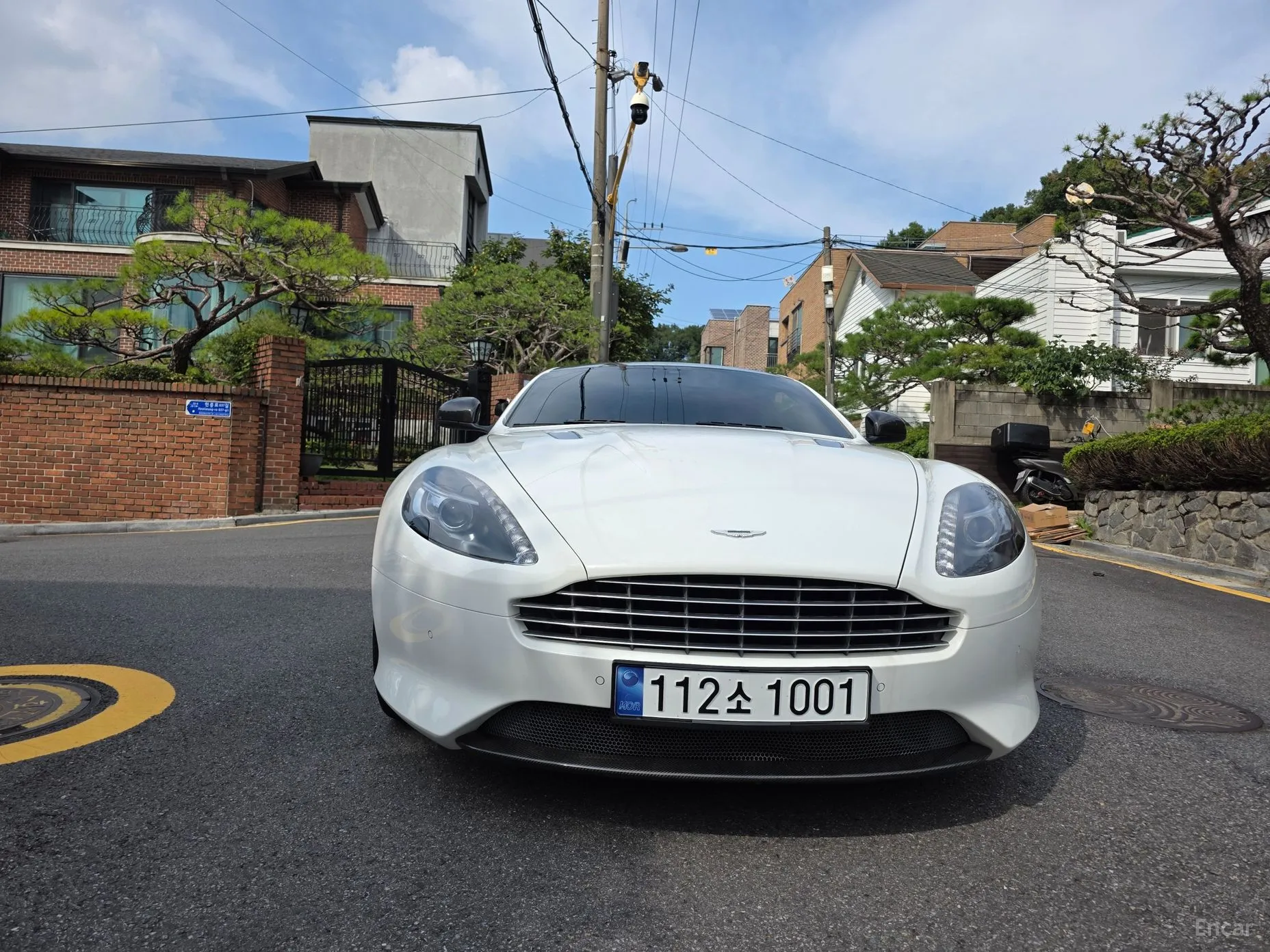 Aston Martin DB9