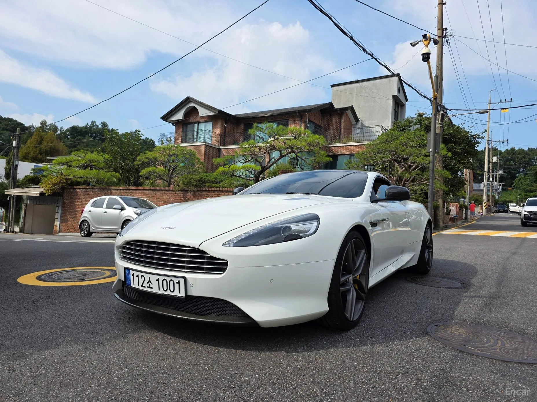 Aston Martin DB9