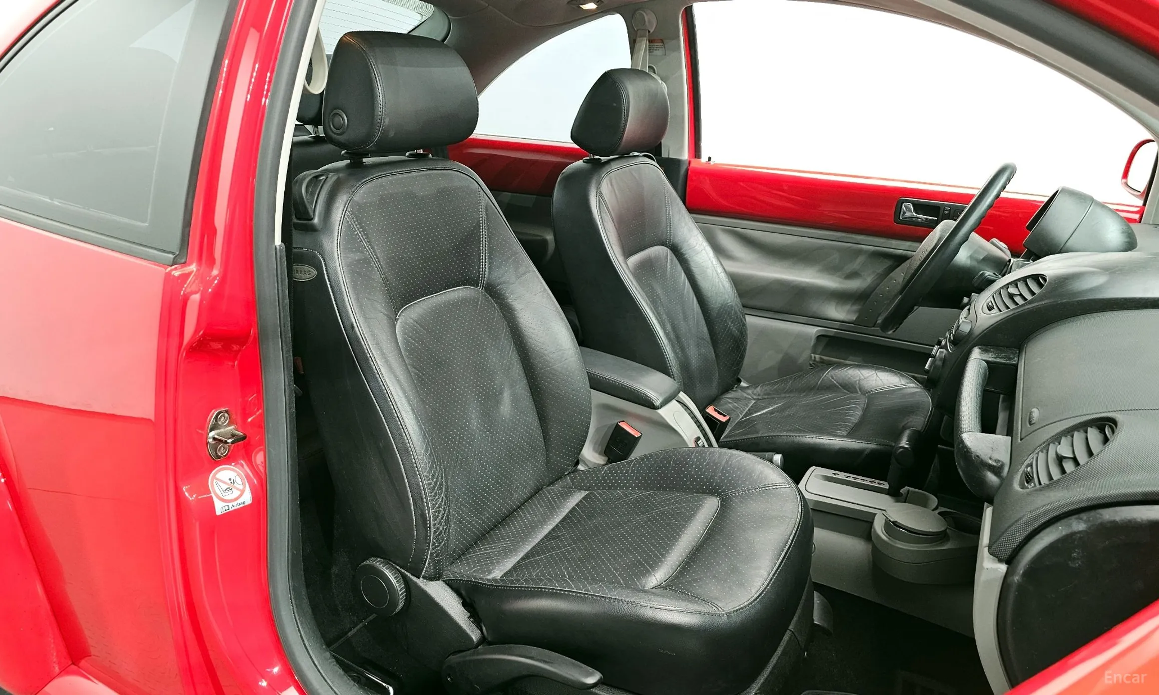 Volkswagen New Beetle превью 10