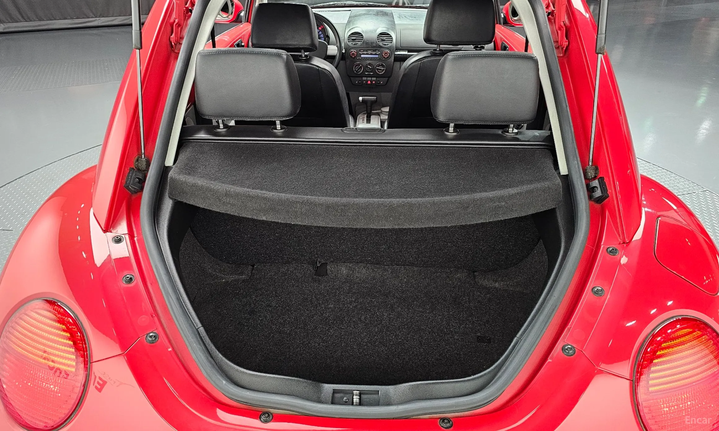 Volkswagen New Beetle превью 19