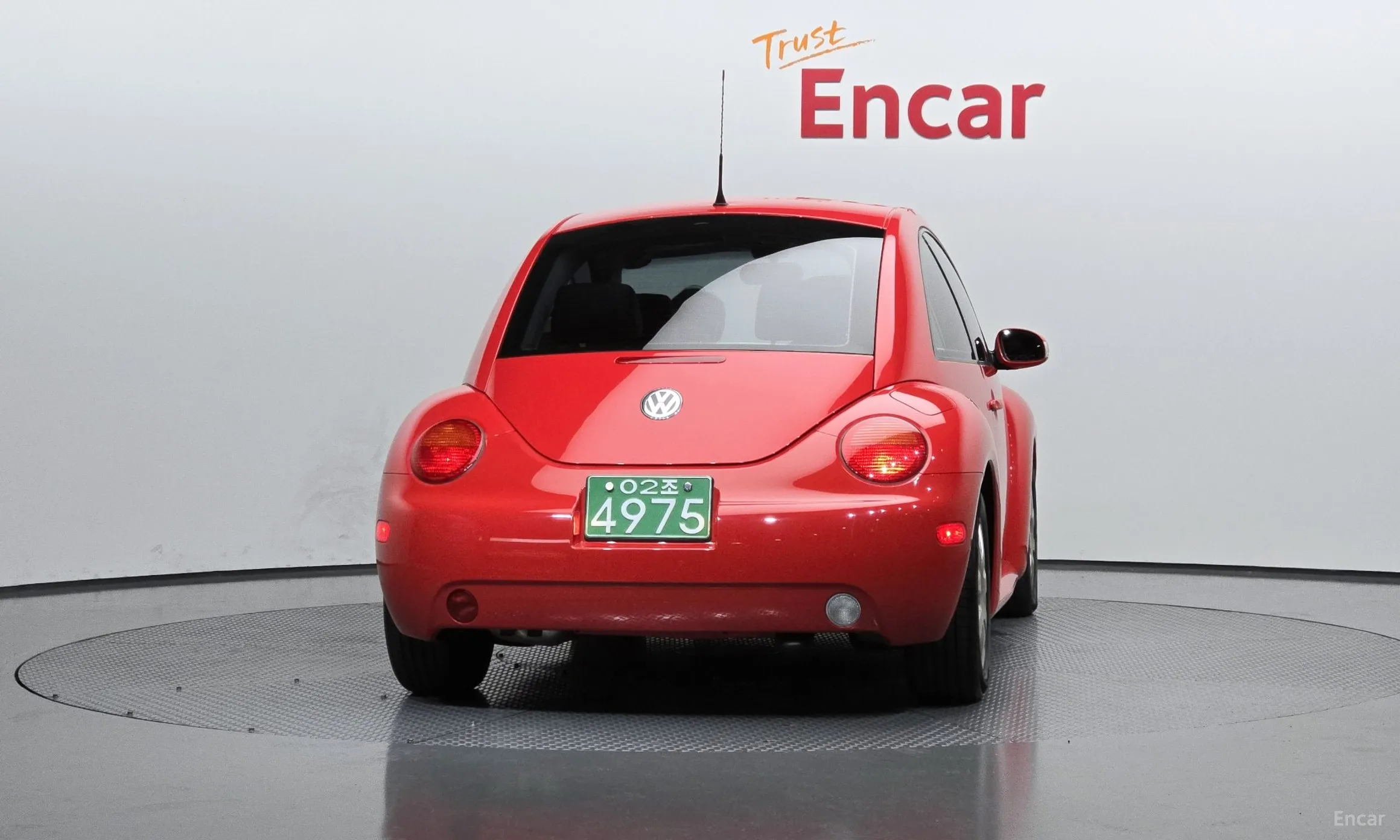 Volkswagen New Beetle превью 4