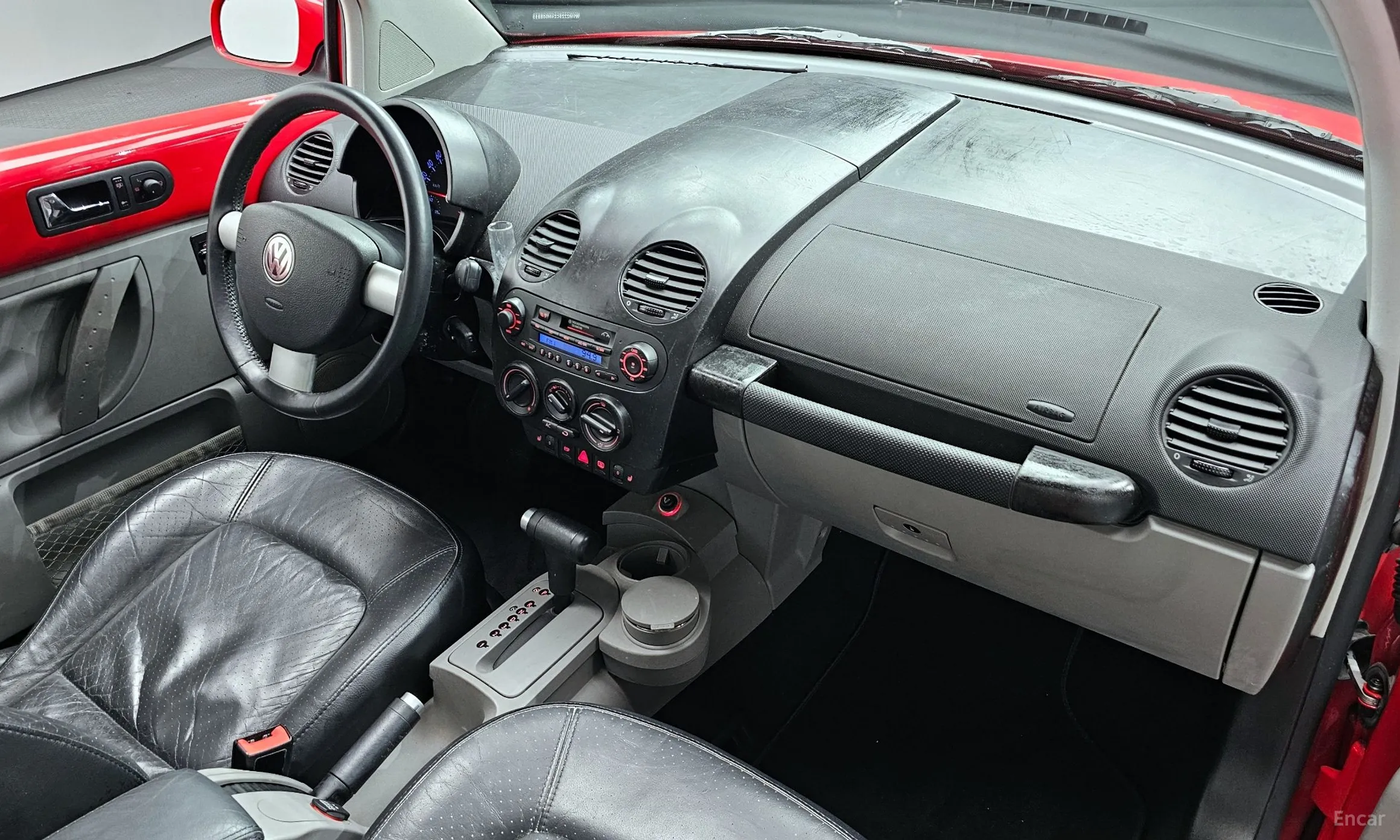 Volkswagen New Beetle превью 7