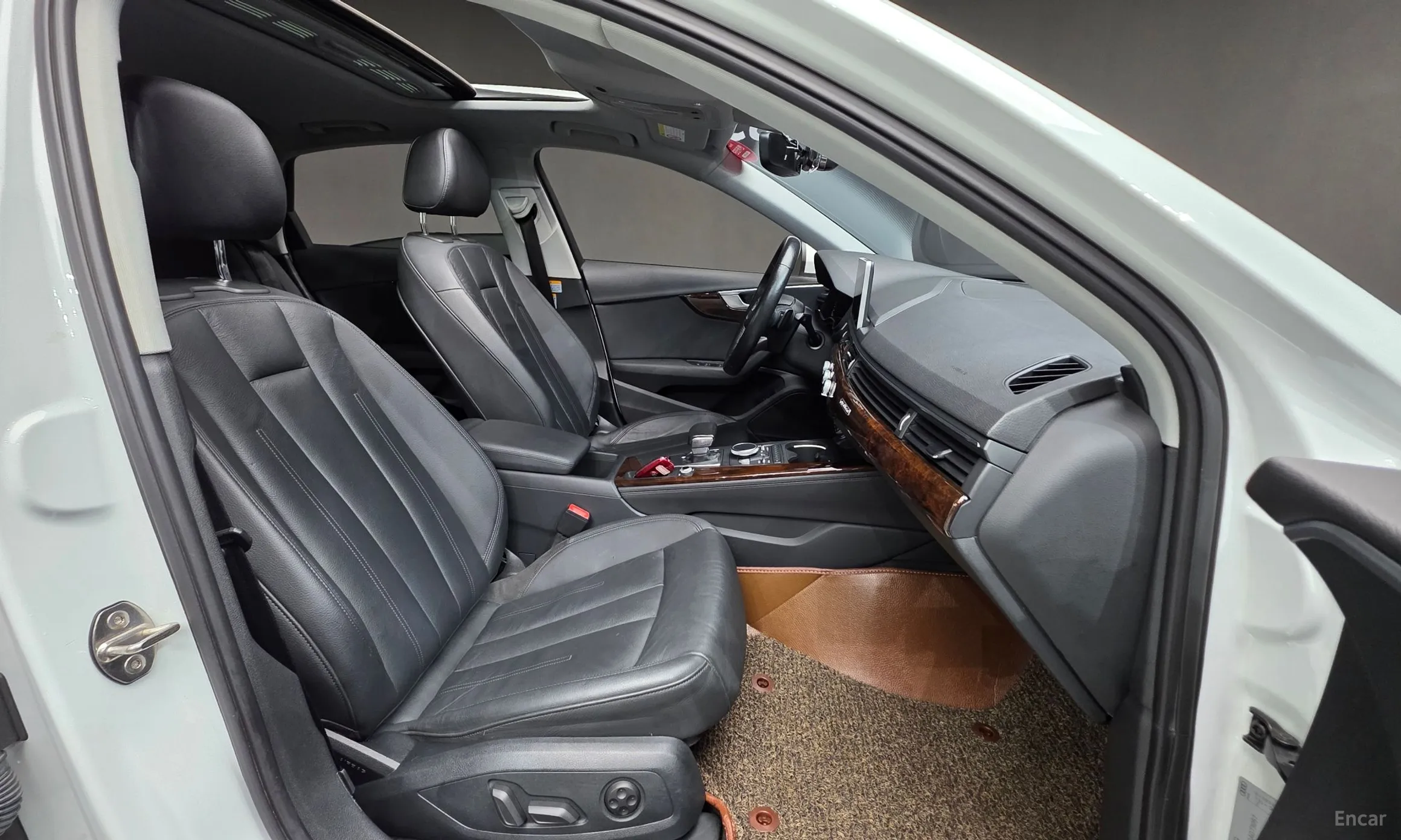 Audi A4 (B9) превью 10