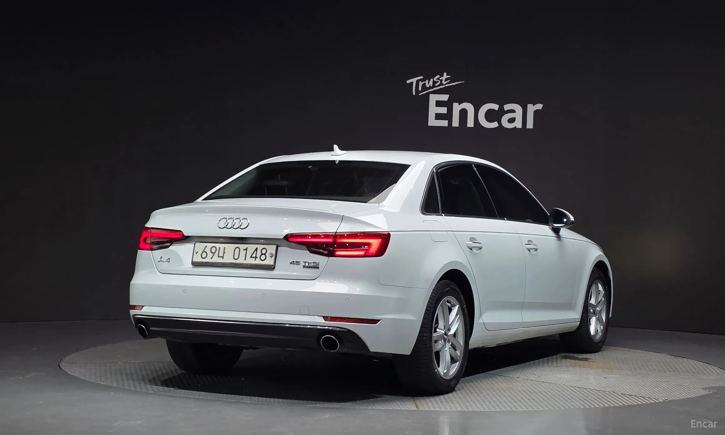 Audi A4 (B9)