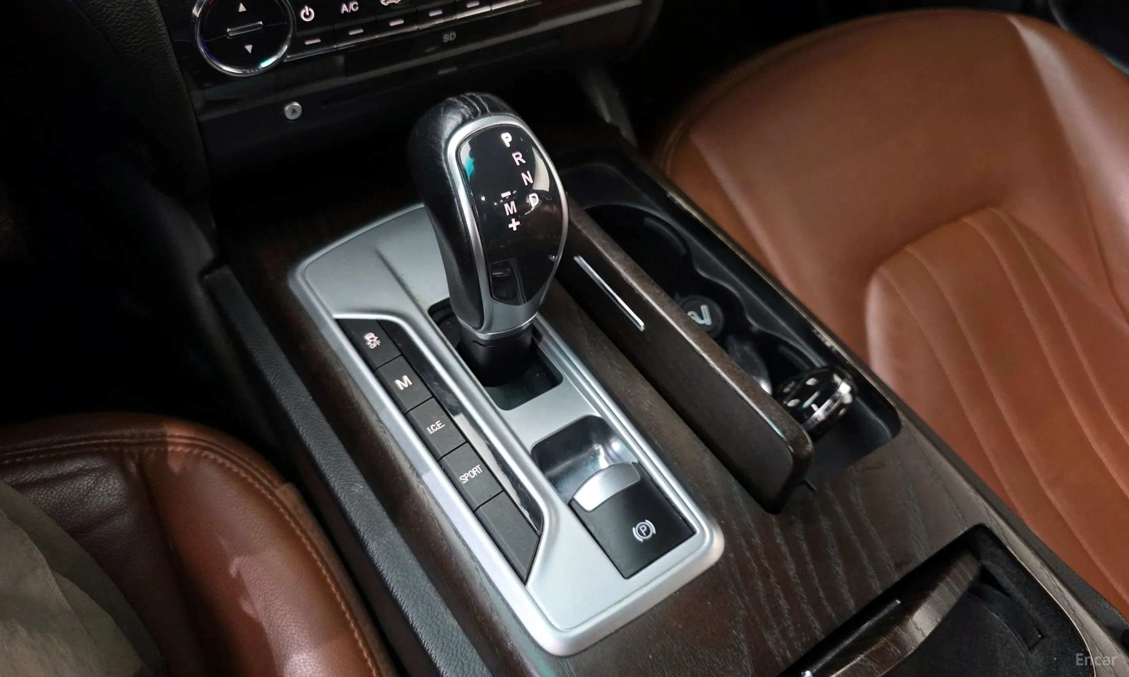 Maserati Ghibli превью 9