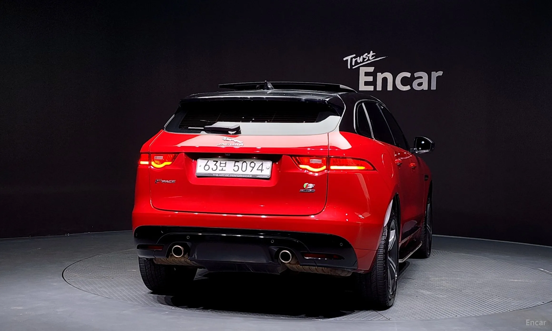 Jaguar F-PACE превью 4