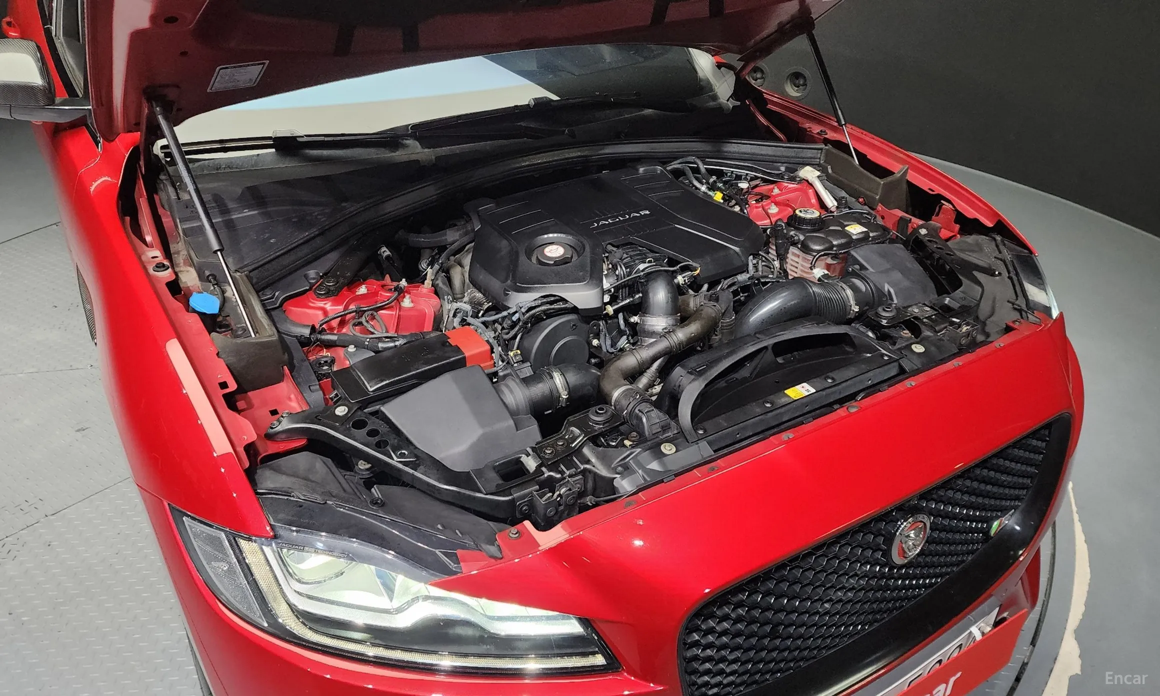Jaguar F-PACE превью 6