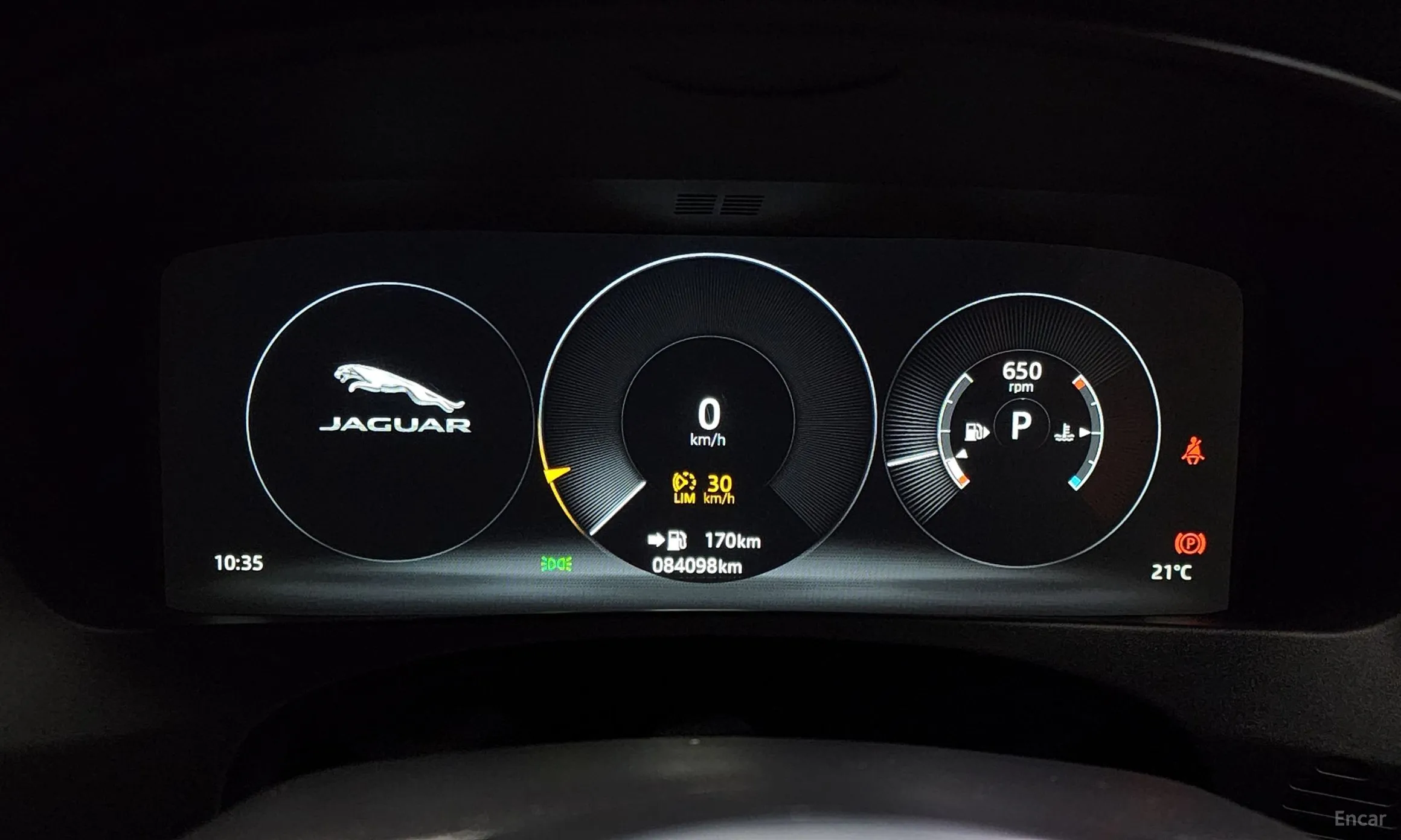 Jaguar F-PACE превью 8