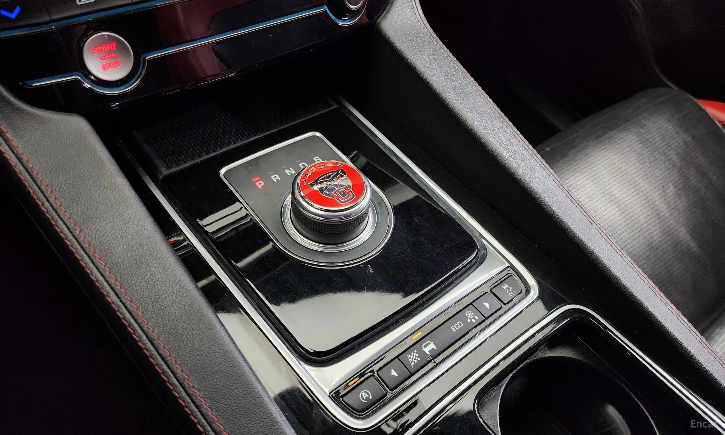 Jaguar F-PACE превью 9