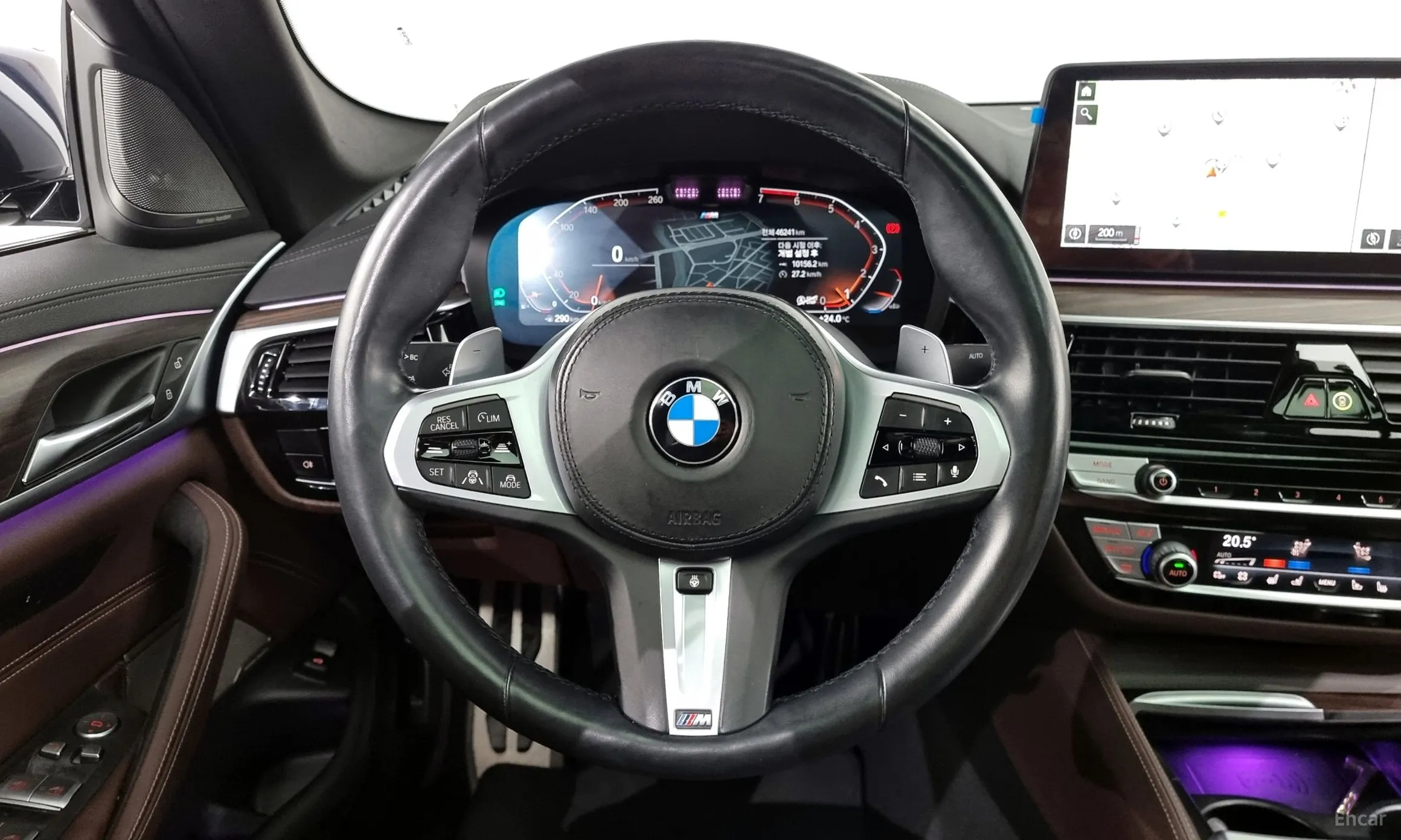 BMW 5 Series (G30) превью 13
