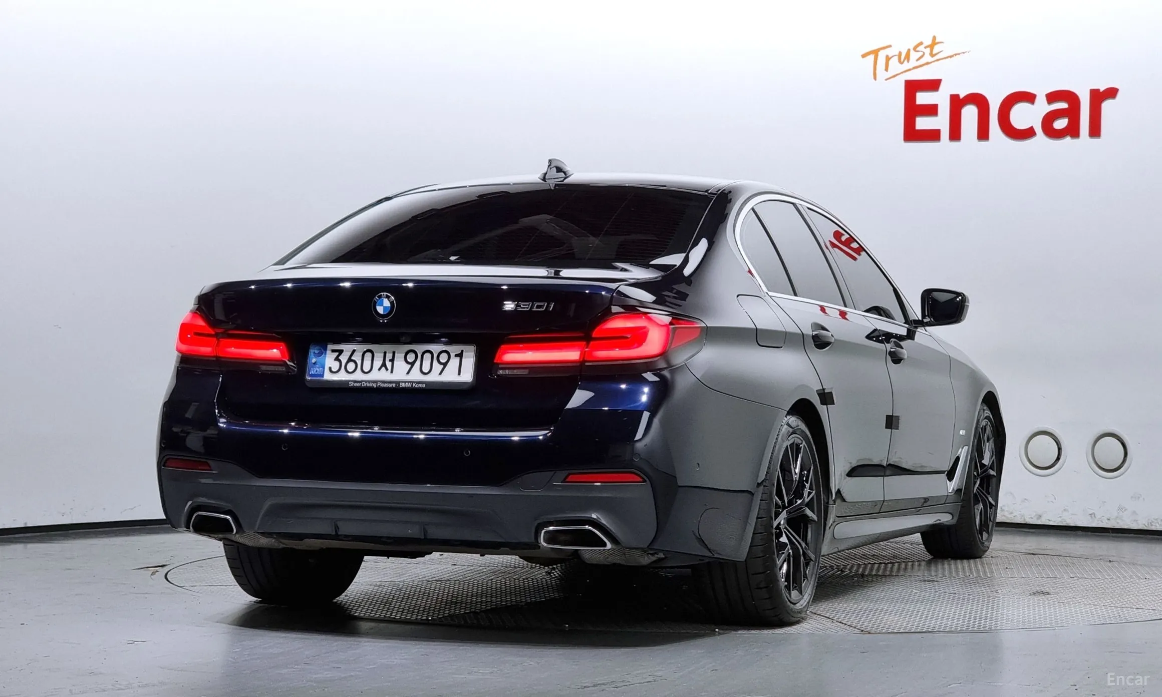 BMW 5 Series (G30) превью 2