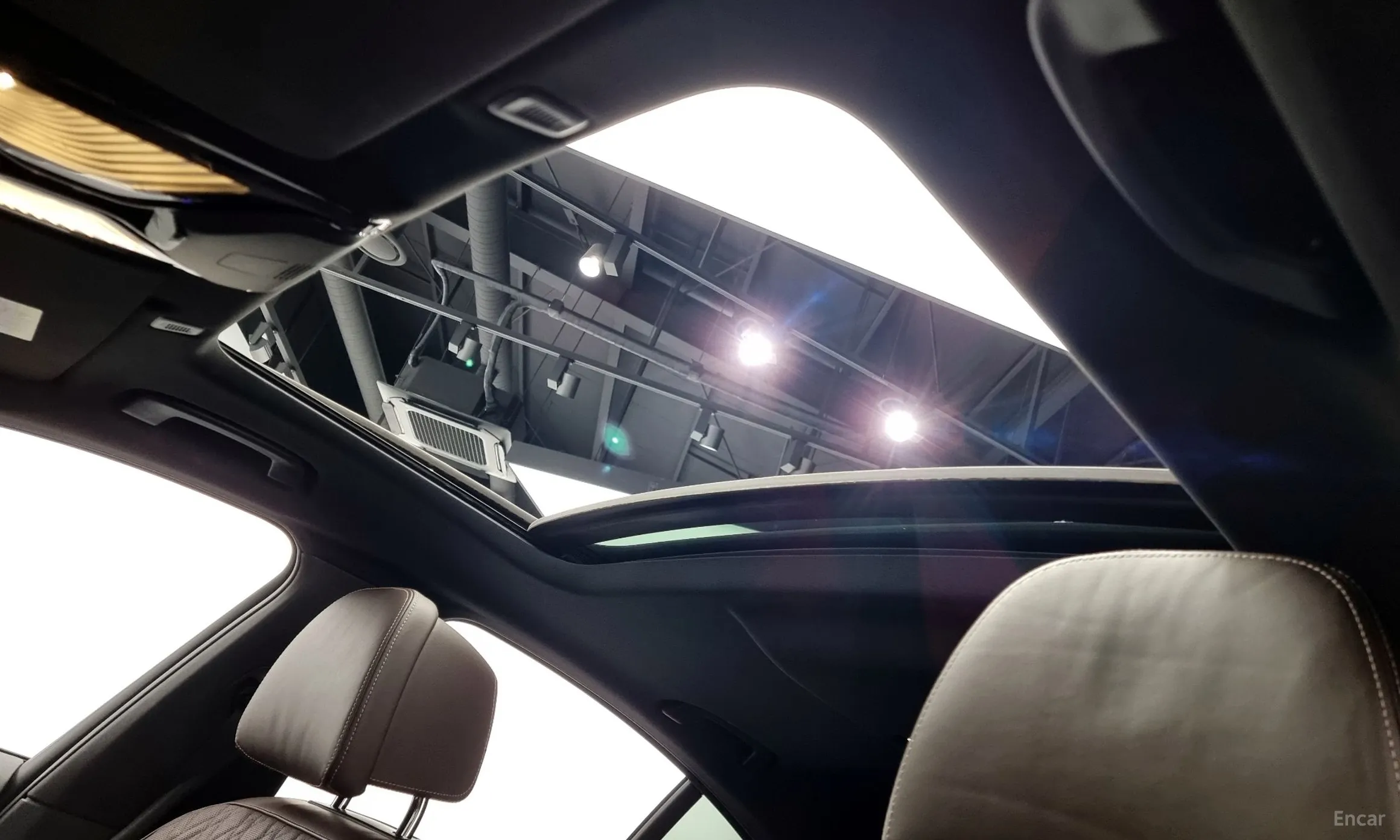 BMW 5 Series (G30) превью 19