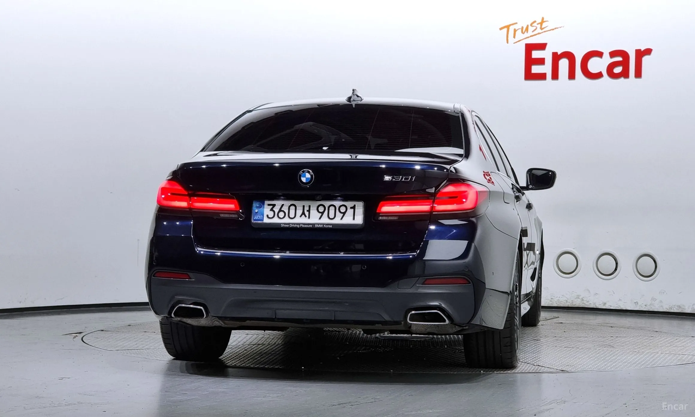 BMW 5 Series (G30) превью 4