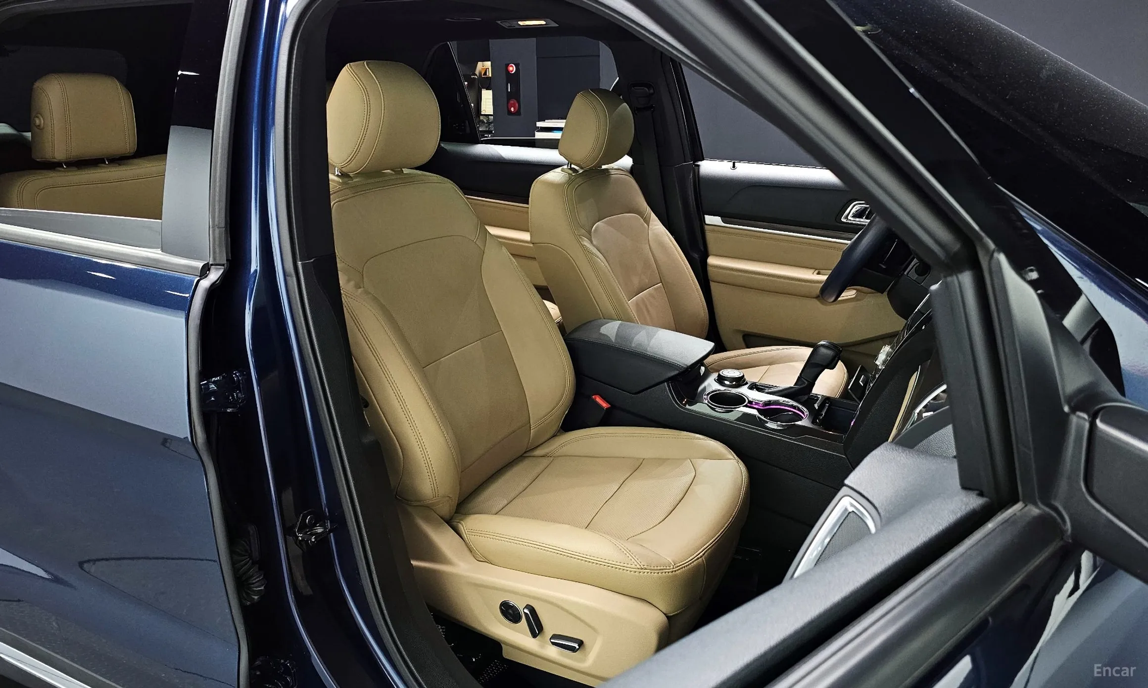 Ford Explorer превью 10