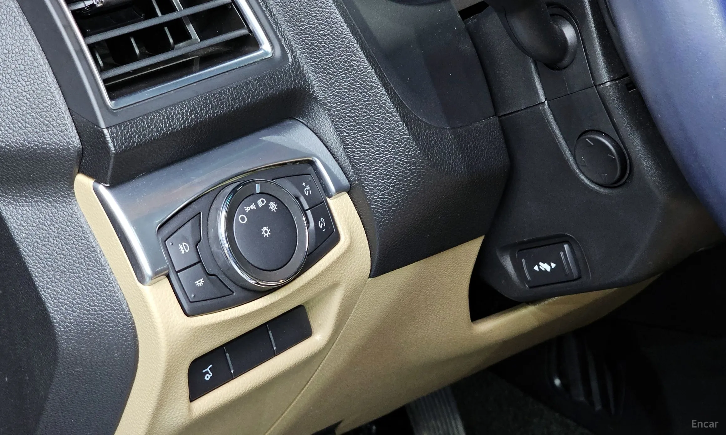 Ford Explorer превью 14